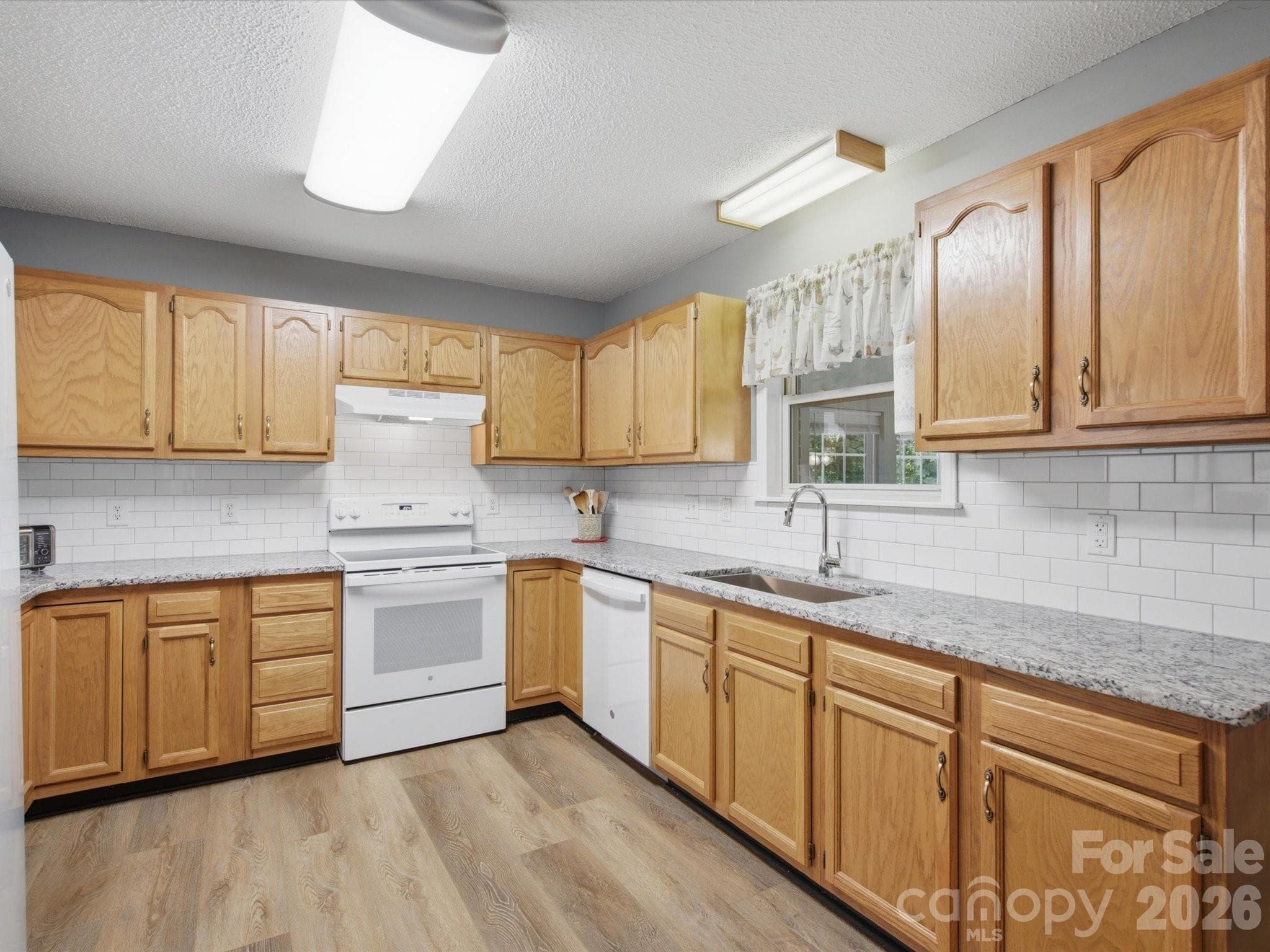 Single Family Residence at 155 S Grandview Road, Clover, photo 14 of 48