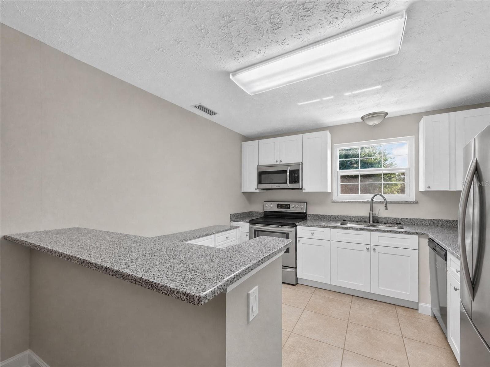 Condominium at 4386 LAKE UNDERHILL RD #D, ORLANDO, photo 7 of 64