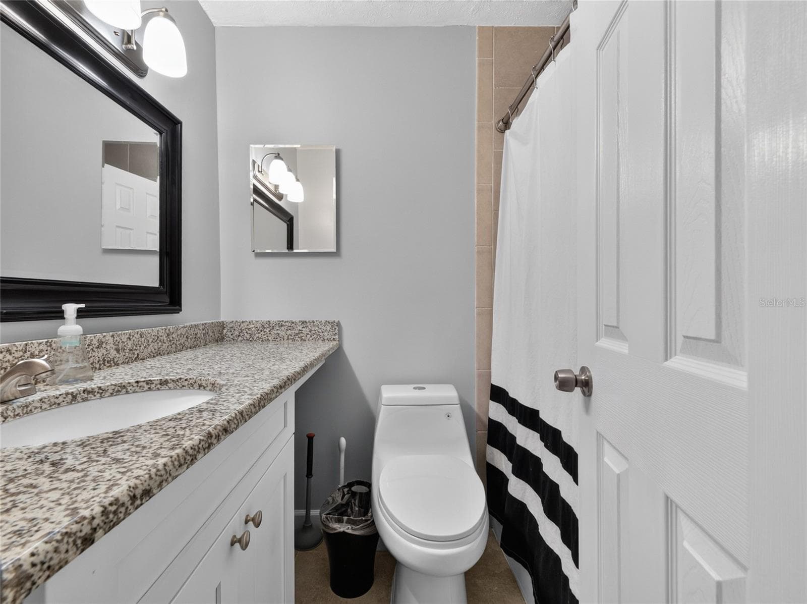 Condominium at 4386 LAKE UNDERHILL RD #D, ORLANDO, photo 16 of 64