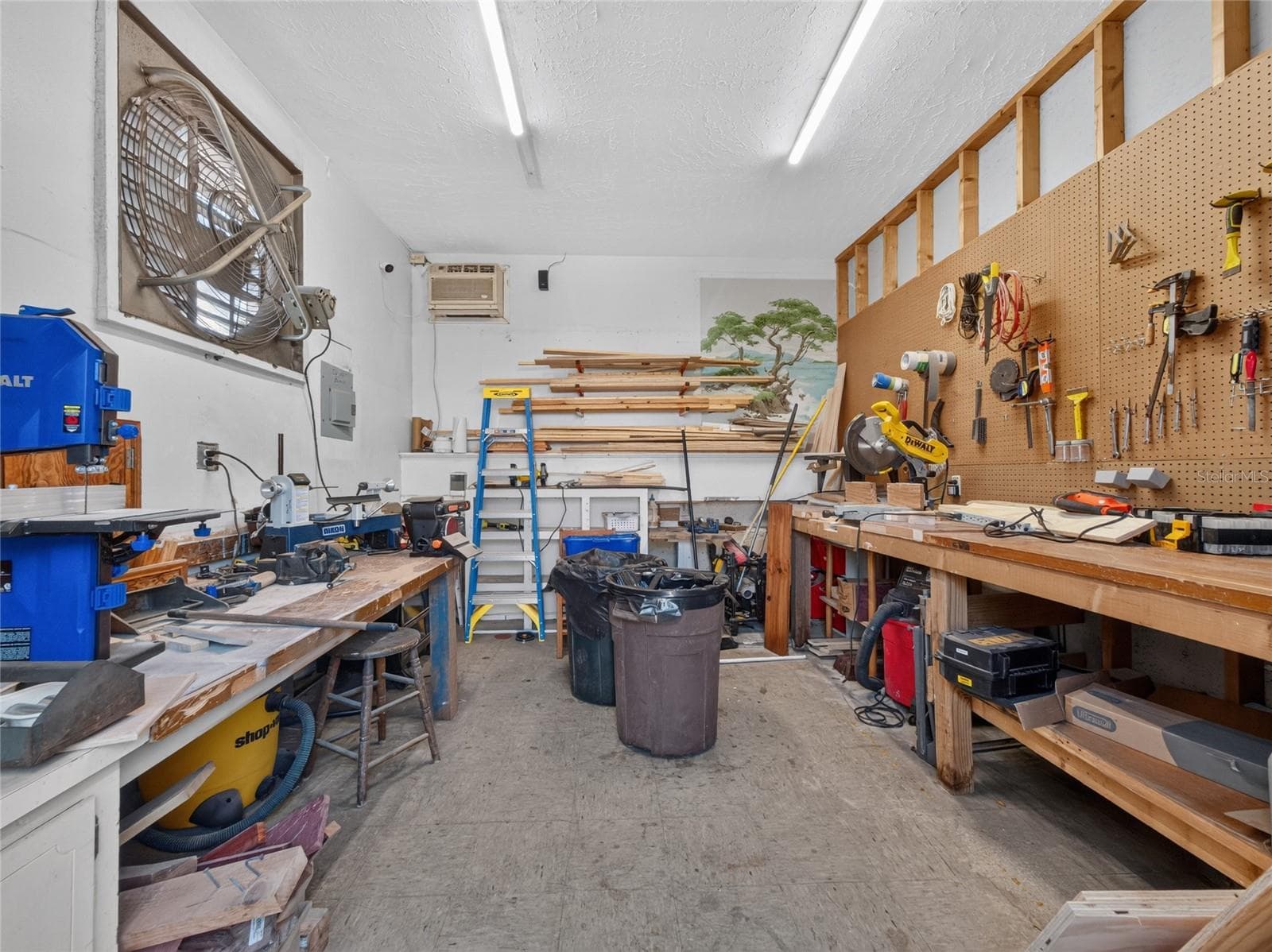 Fabulous community workshop! - 4386 LAKE UNDERHILL RD #D, ORLANDO