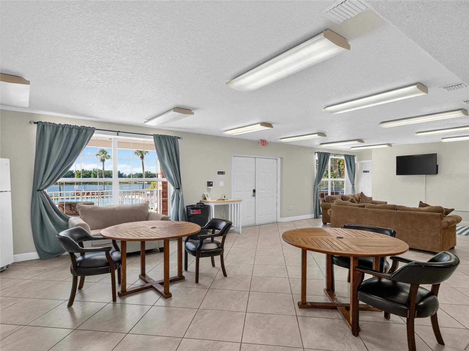 Condominium at 4386 LAKE UNDERHILL RD #D, ORLANDO, photo 48 of 64