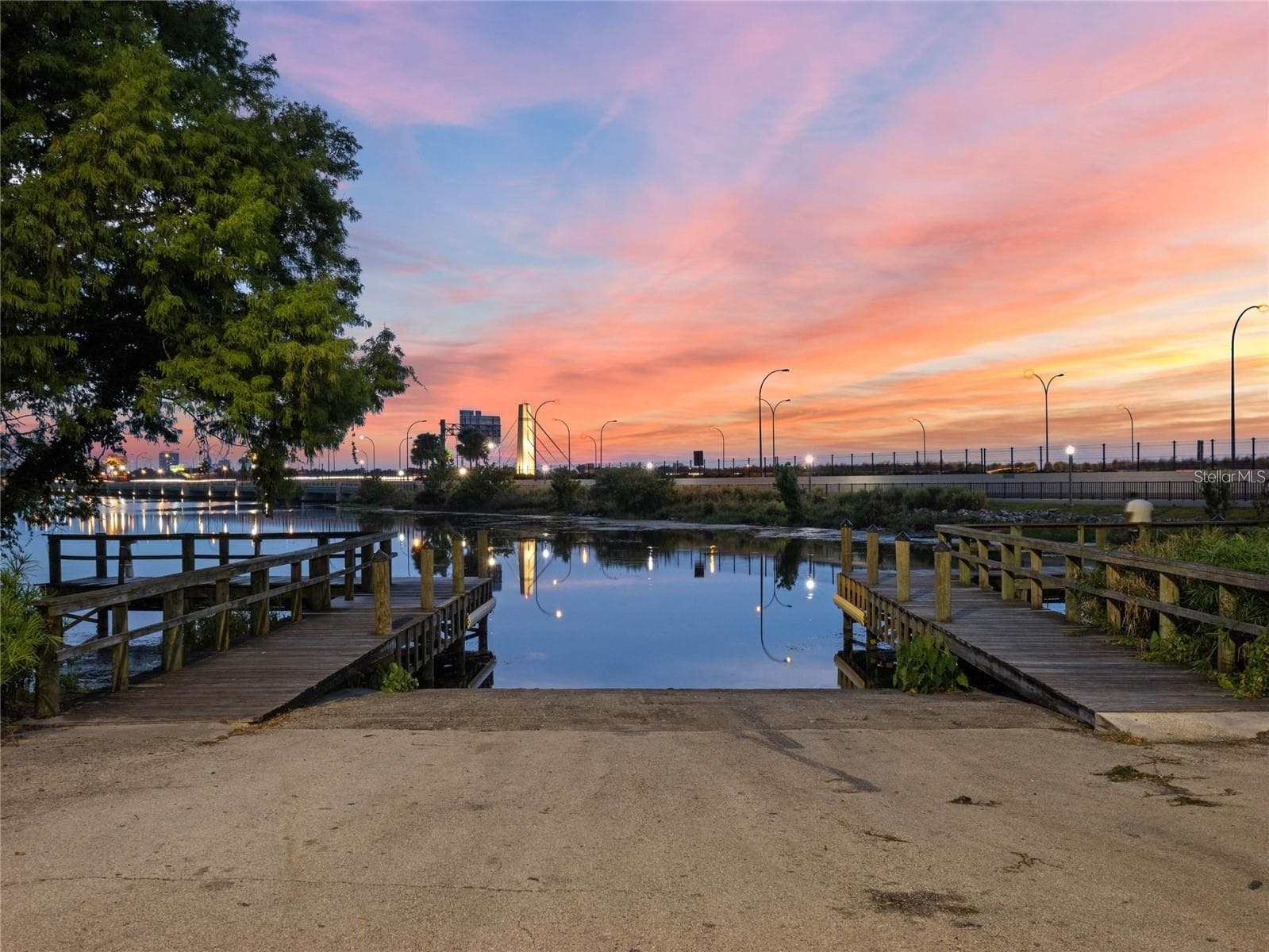 Public boat ramp at Lake Underhill Park is right across the street! - 4386 LAKE UNDERHILL RD #D, ORLANDO