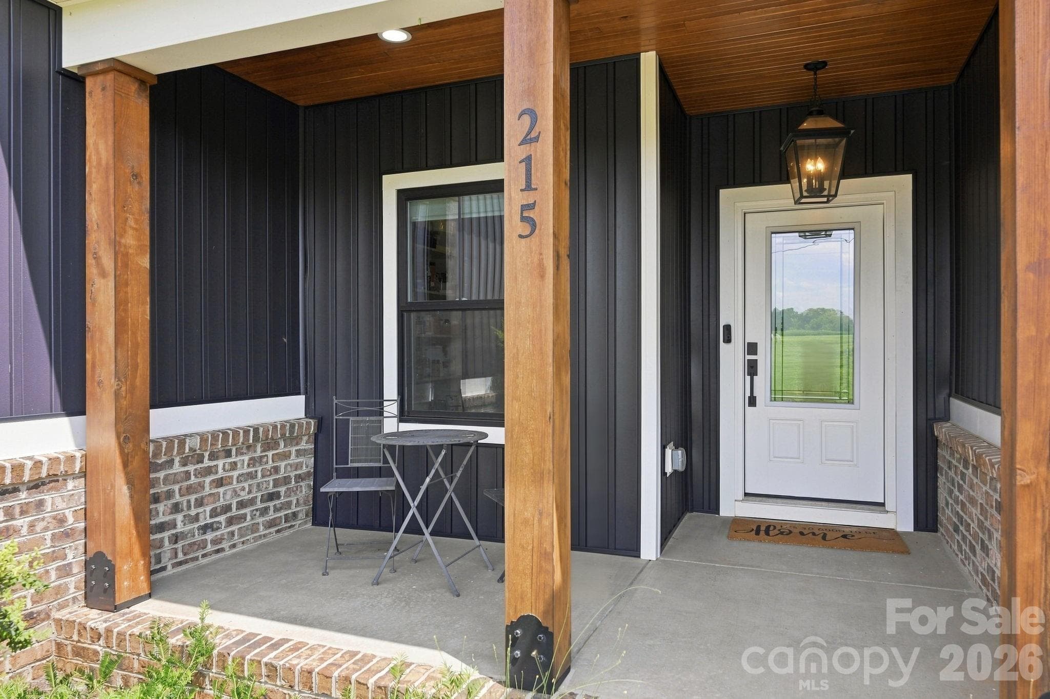 Covered Front Porch - 215 Cal Kennedy Road, Cleveland