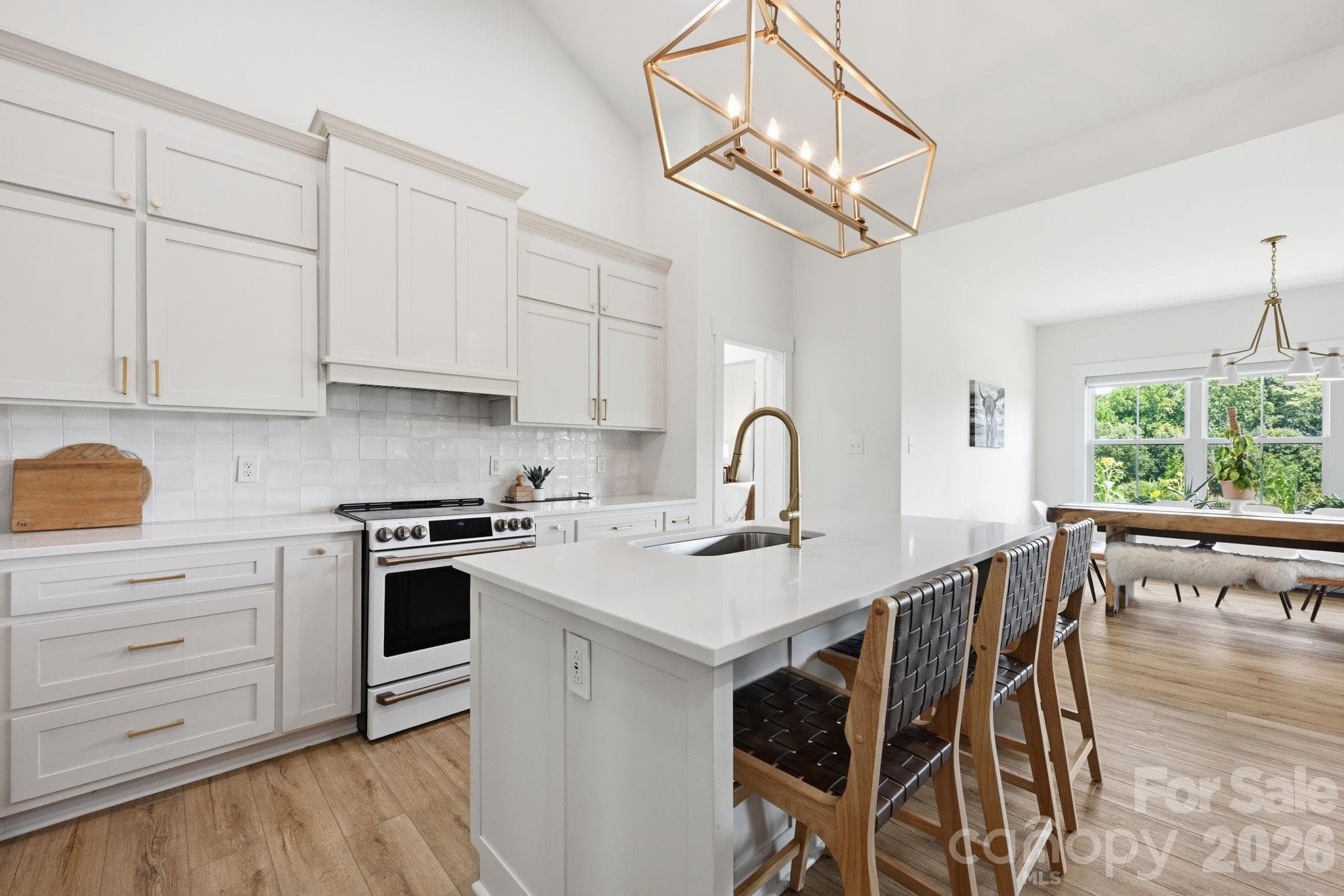 Kitchen - 215 Cal Kennedy Road, Cleveland
