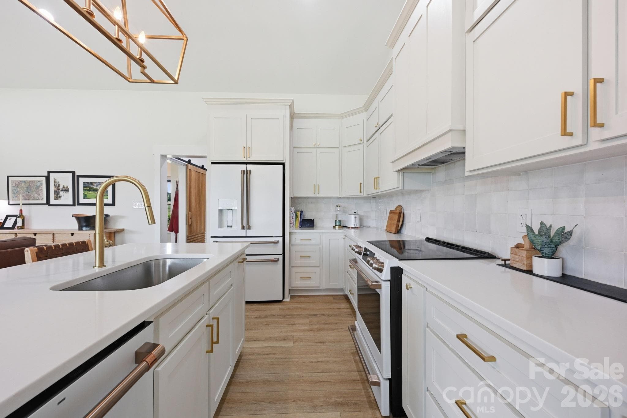 High-End Cafe Appliances Convey - 215 Cal Kennedy Road, Cleveland