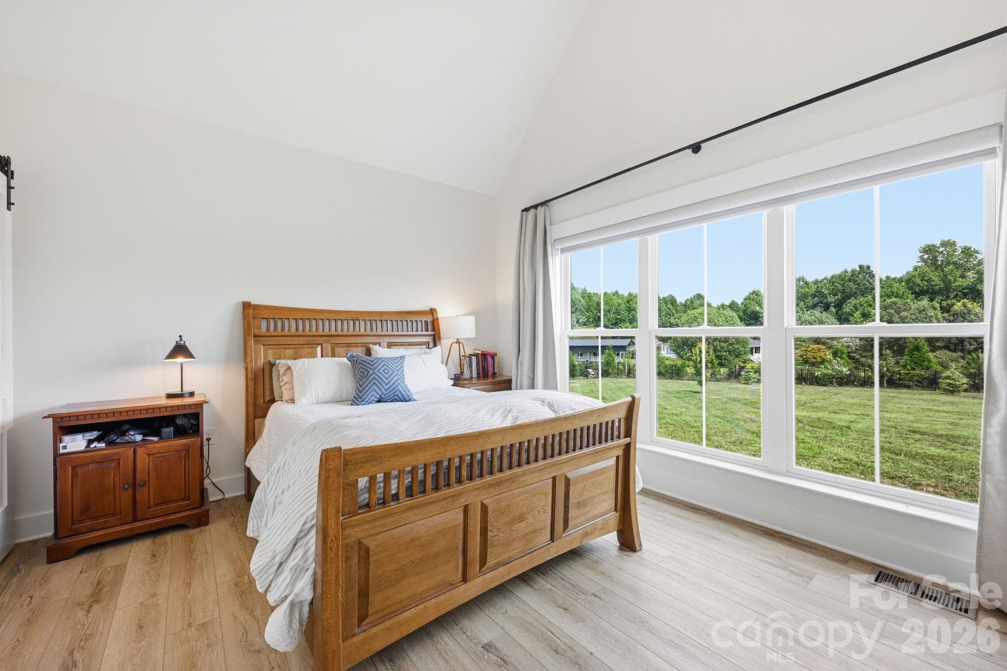 Vaulted Primary Bedroom - 215 Cal Kennedy Road, Cleveland