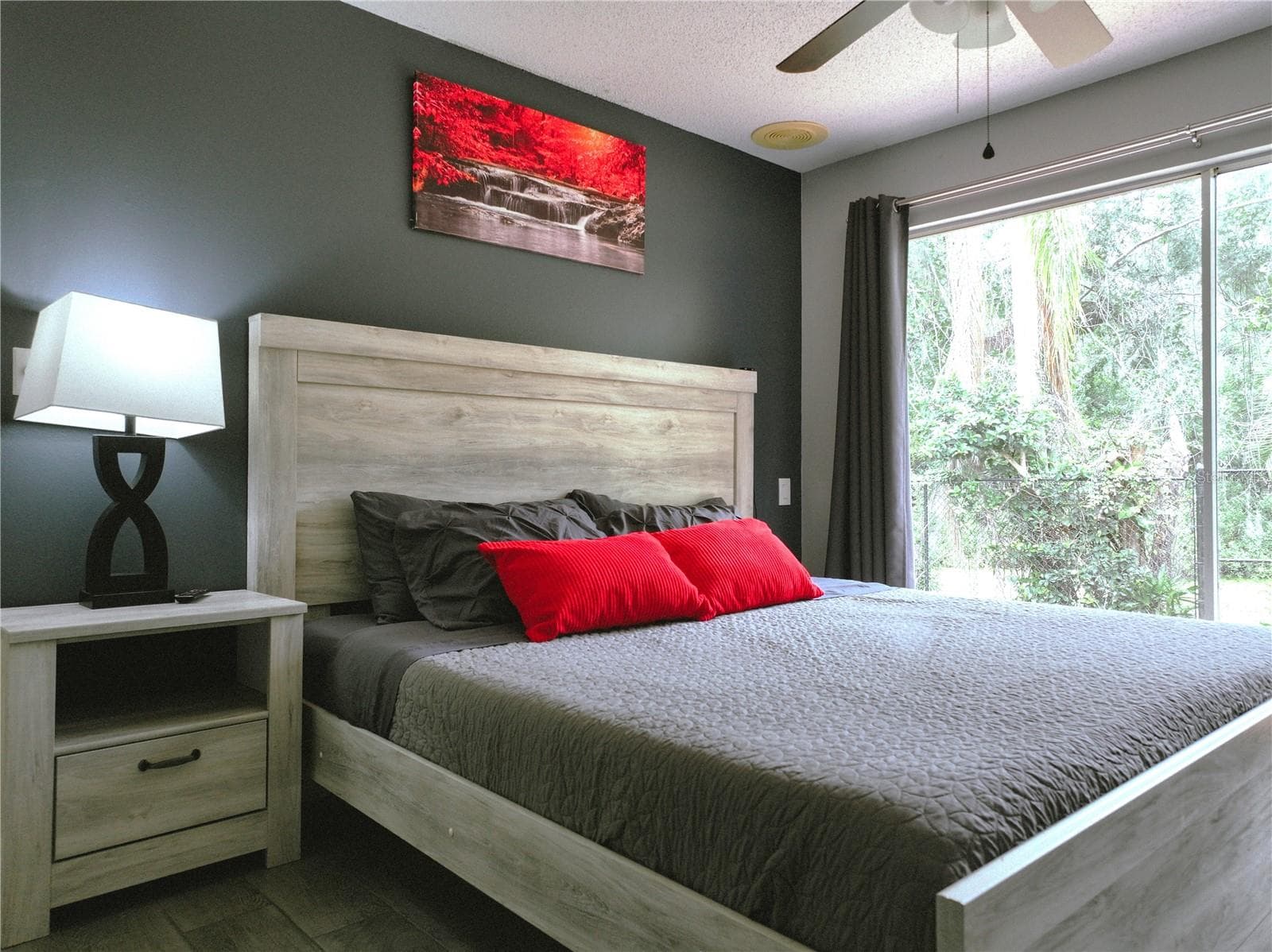 Single Family Residence at 111 OAK LEE DR, LUTZ, photo 9 of 32