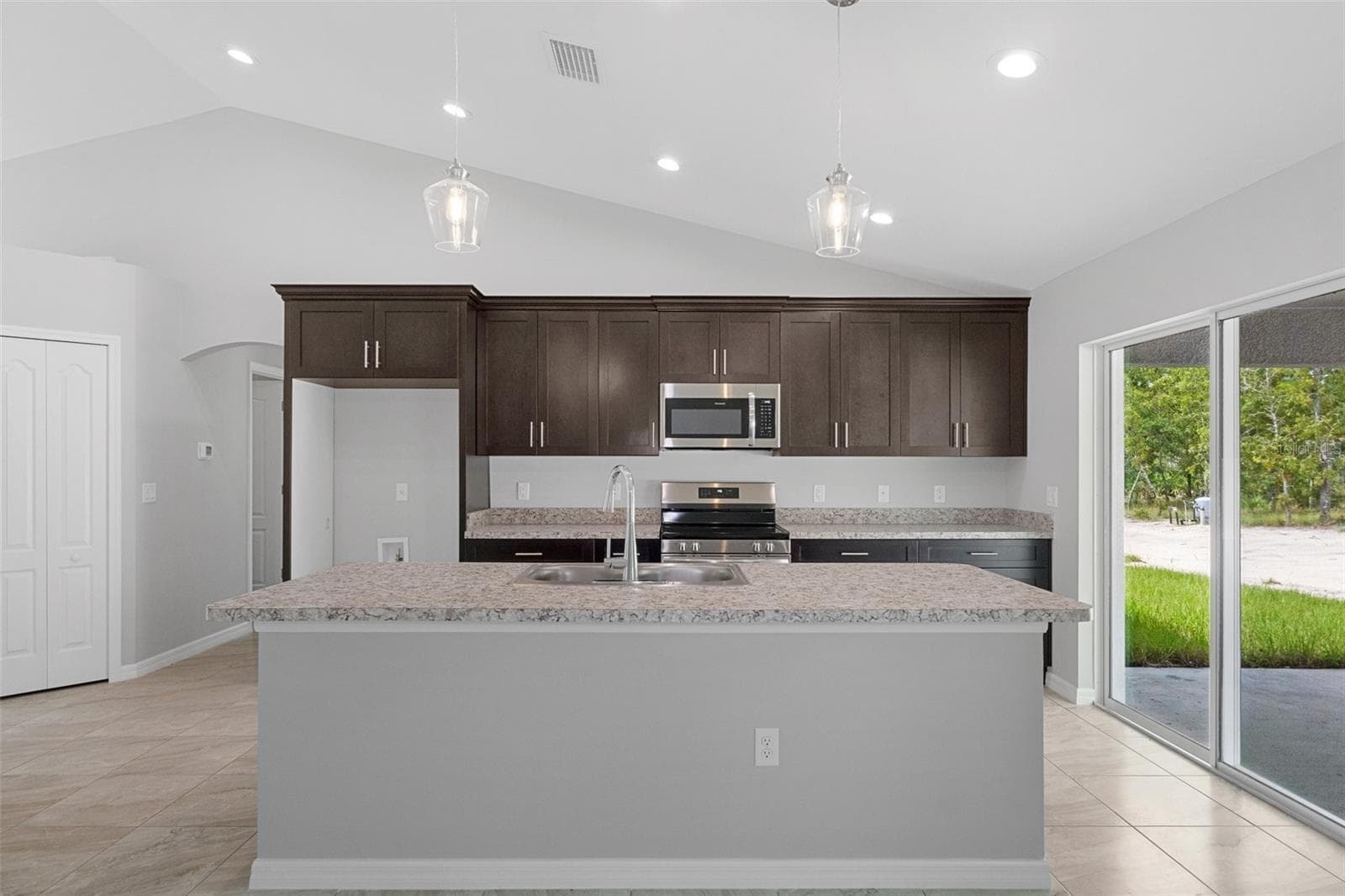 Single Family Residence at 12085 MANASSAS AVE, WEEKI WACHEE, photo 10 of 38