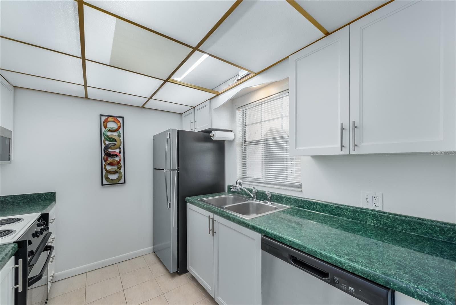 Plenty of counter and storage space - 209 CORDOVA GRN #209, SEMINOLE