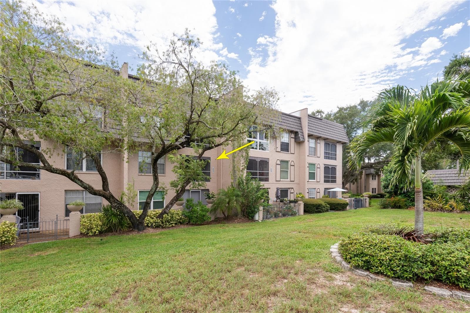 Beautifully maintained grounds - 209 CORDOVA GRN #209, SEMINOLE