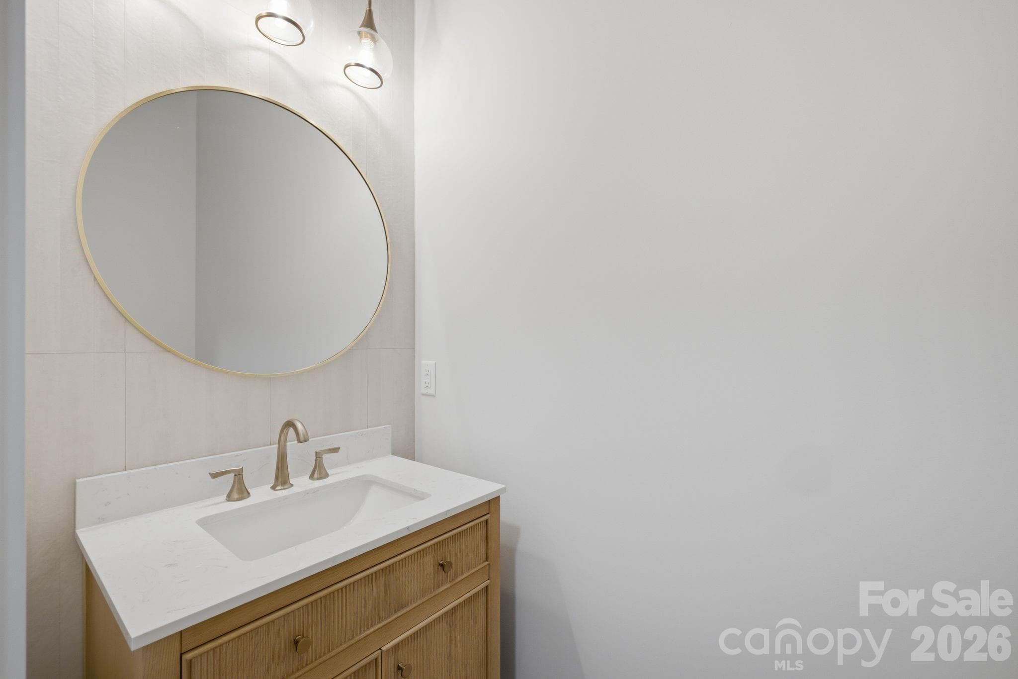 Powder Room - 5809 Hidden Forest Drive, Denver