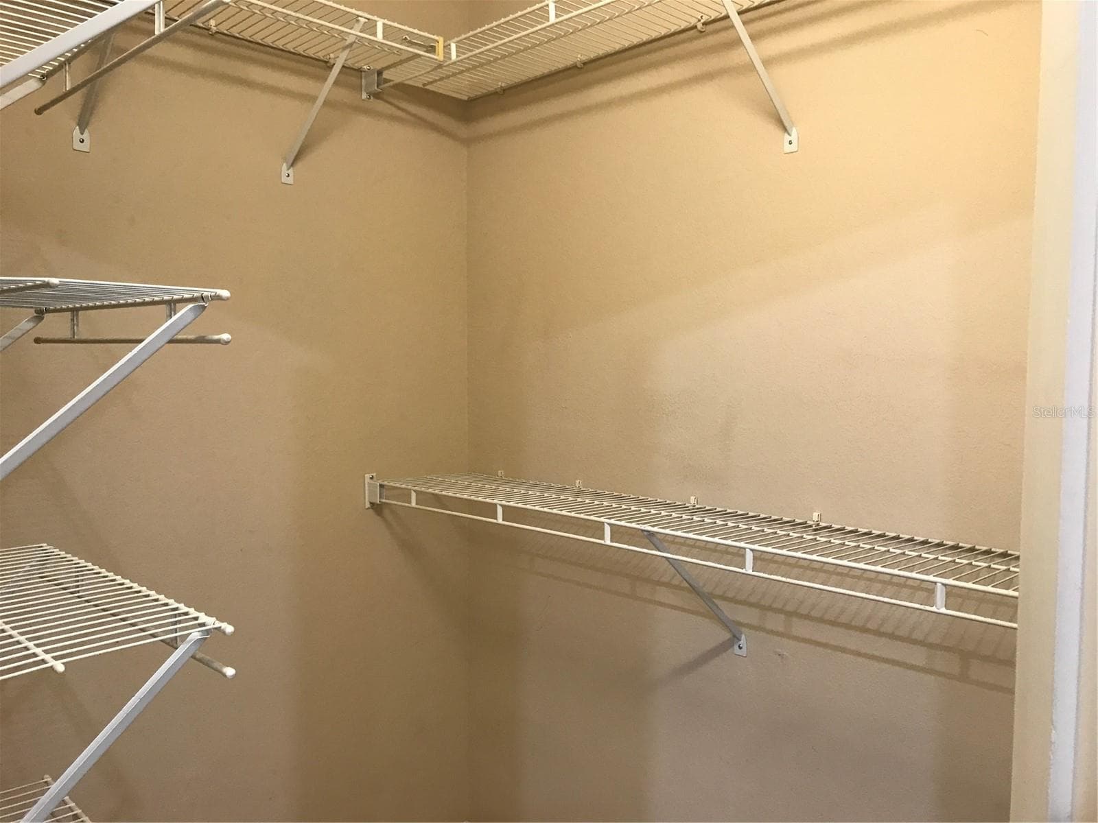 WALK IN CLOSET MASTER RIGHT SIDE - 5435 SUMMERLAND HILLS DR, LAKELAND