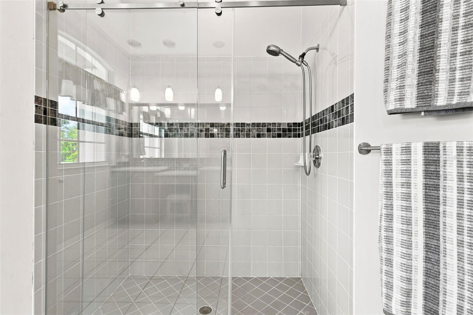 Single Family Residence at 13756 DOWLING LN, ODESSA, photo 21 of 93