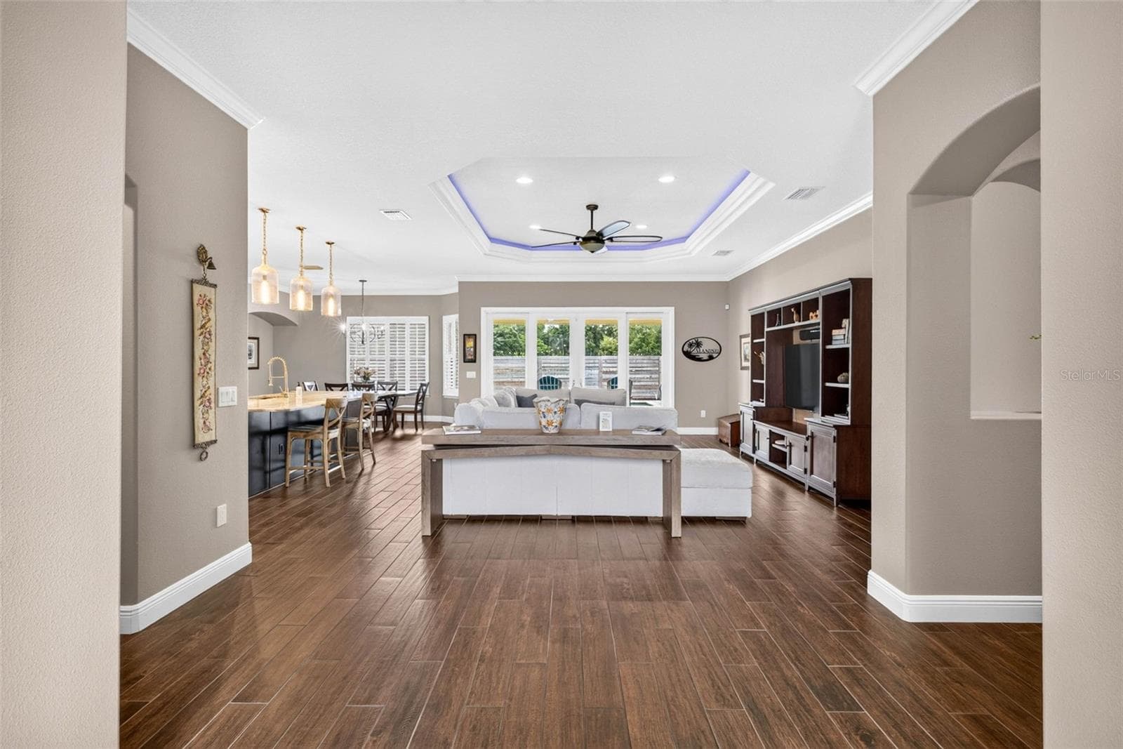 Foyer with view of living room - 4760 LAGO VISTA CIR, LAND O LAKES
