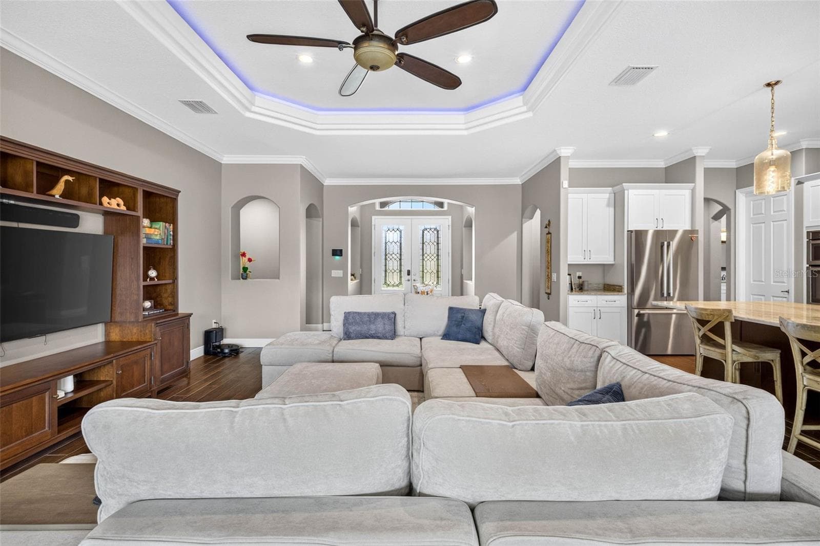 Living Room - 4760 LAGO VISTA CIR, LAND O LAKES