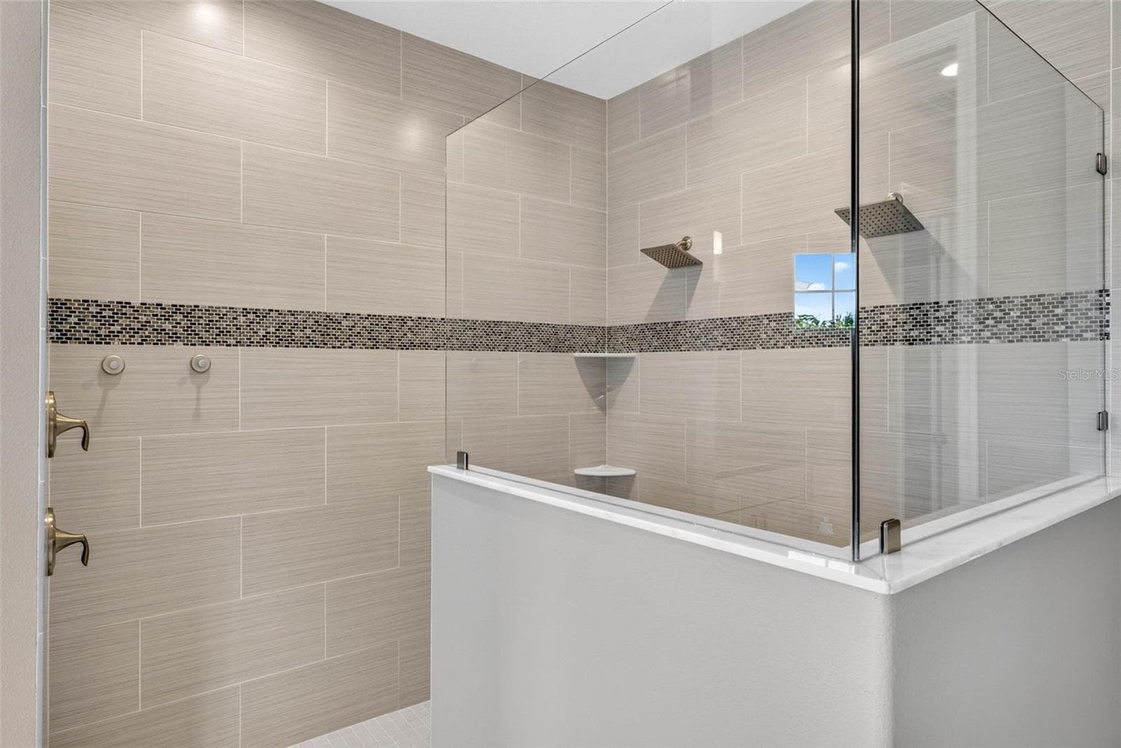 Walk in shower in Ensuite Bath - 4760 LAGO VISTA CIR, LAND O LAKES
