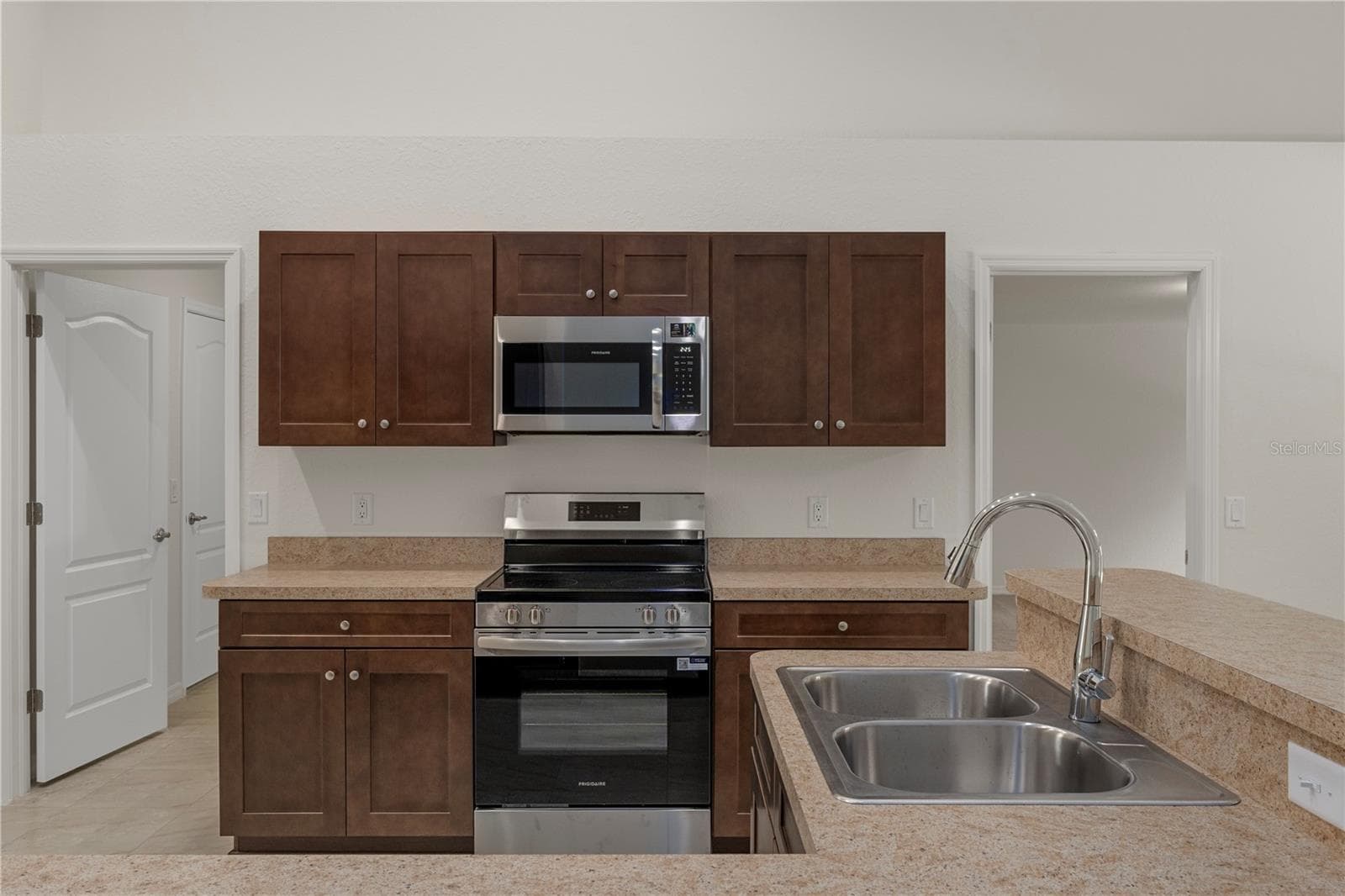 Single Family Residence at 13048 KITTIWAKE RD, WEEKI WACHEE, photo 15 of 37