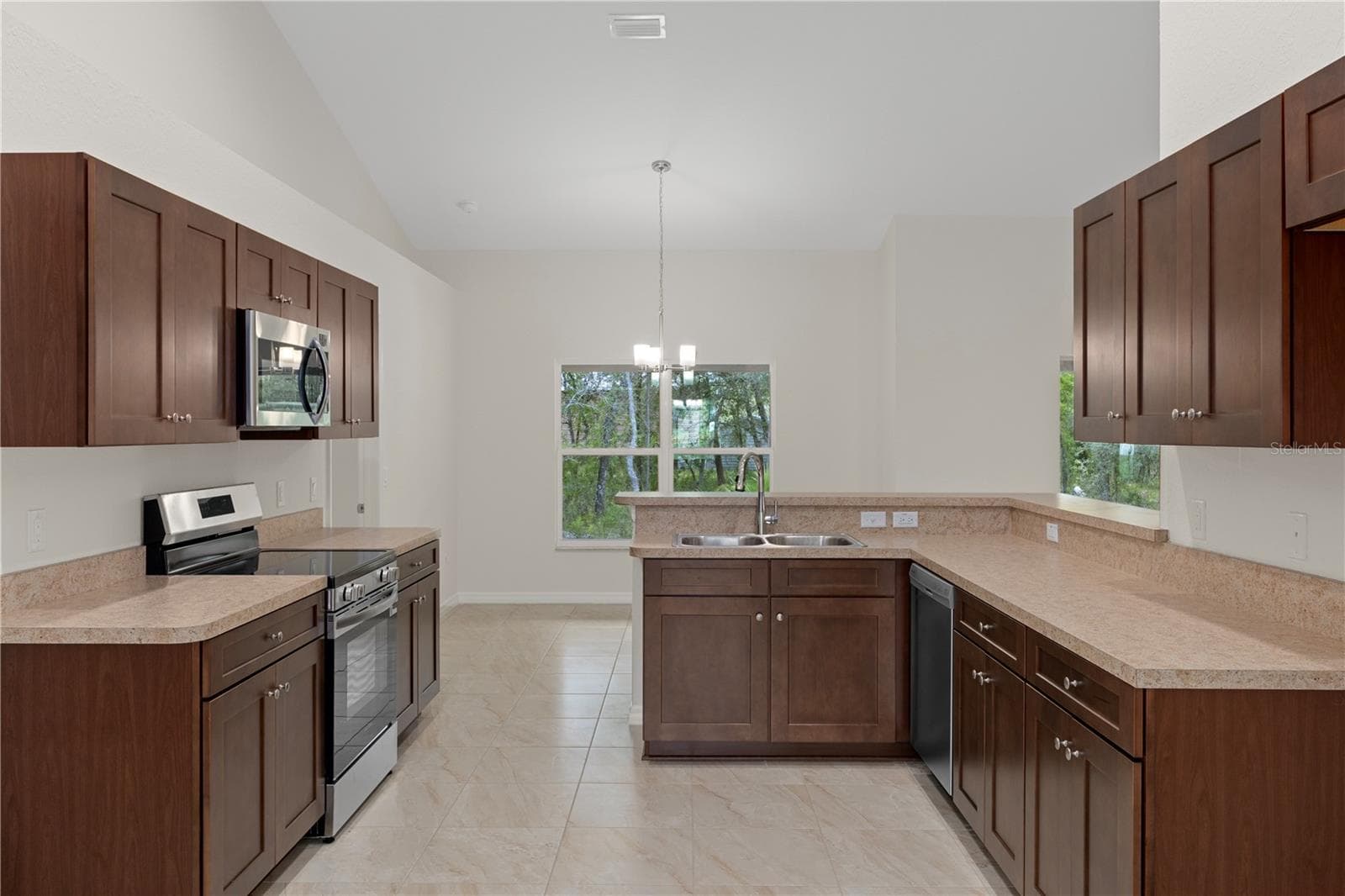 Single Family Residence at 13048 KITTIWAKE RD, WEEKI WACHEE, photo 17 of 37