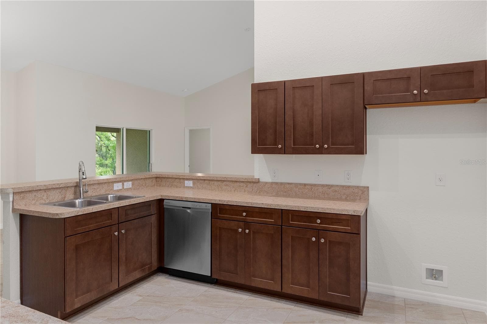 Single Family Residence at 13048 KITTIWAKE RD, WEEKI WACHEE, photo 18 of 37