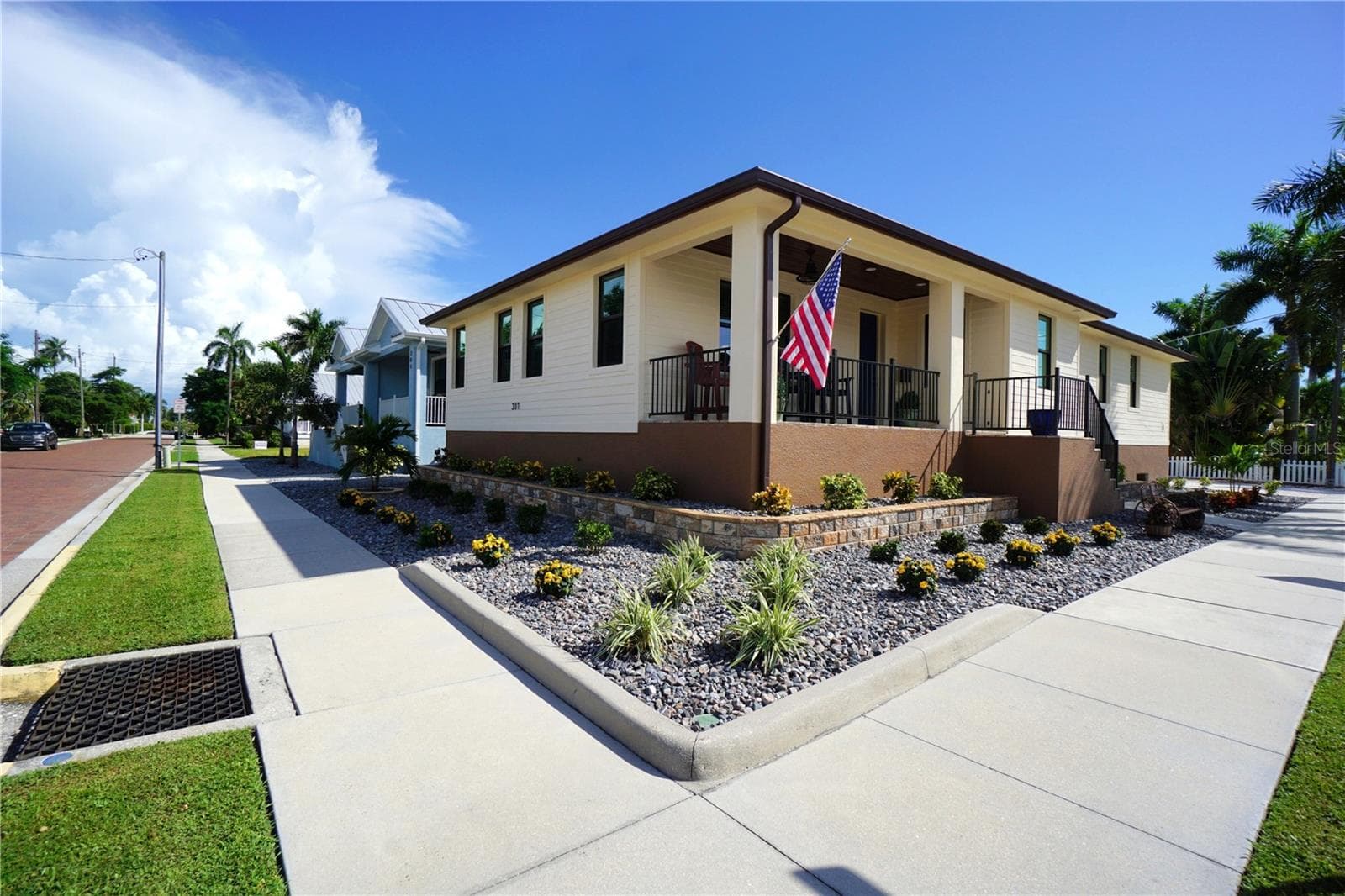 Single Family Residence at 301 GOLDSTEIN ST, PUNTA GORDA, photo 3 of 59