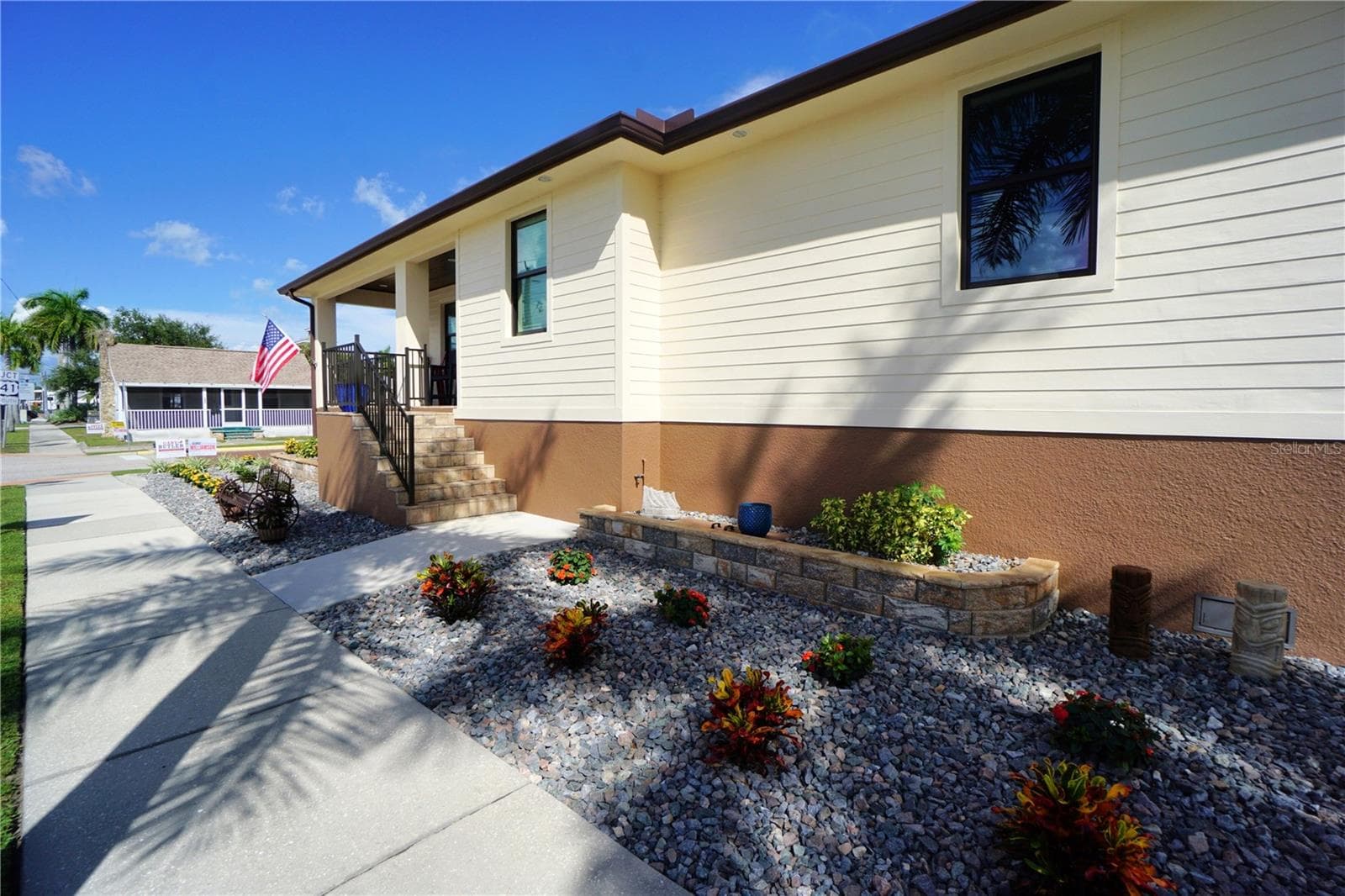 Single Family Residence at 301 GOLDSTEIN ST, PUNTA GORDA, photo 6 of 59