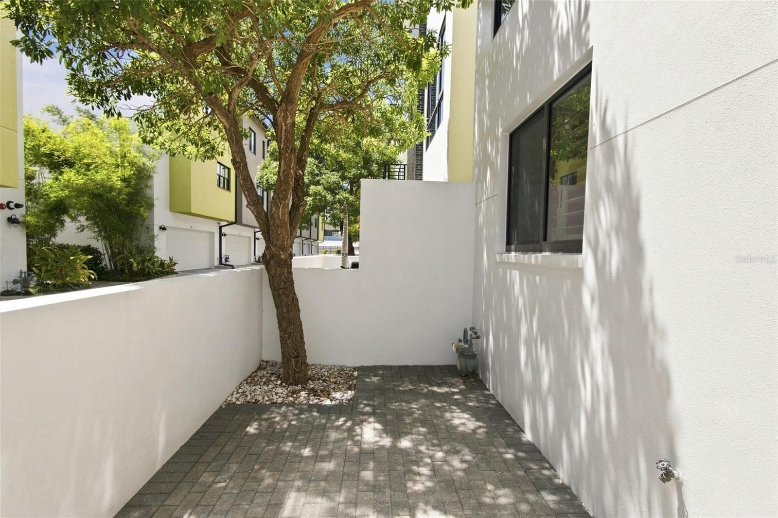 Townhouse at 931 ARLINGTON AVE N, ST PETERSBURG, photo 10 of 65
