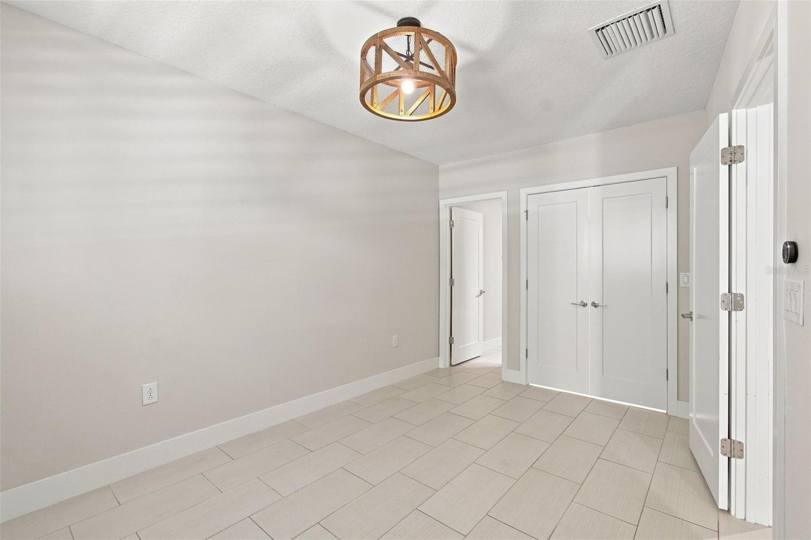 Townhouse at 931 ARLINGTON AVE N, ST PETERSBURG, photo 14 of 65