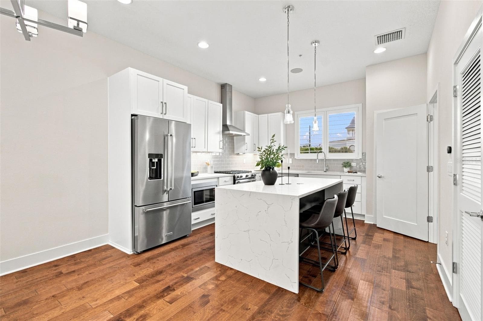 Townhouse at 931 ARLINGTON AVE N, ST PETERSBURG, photo 19 of 65