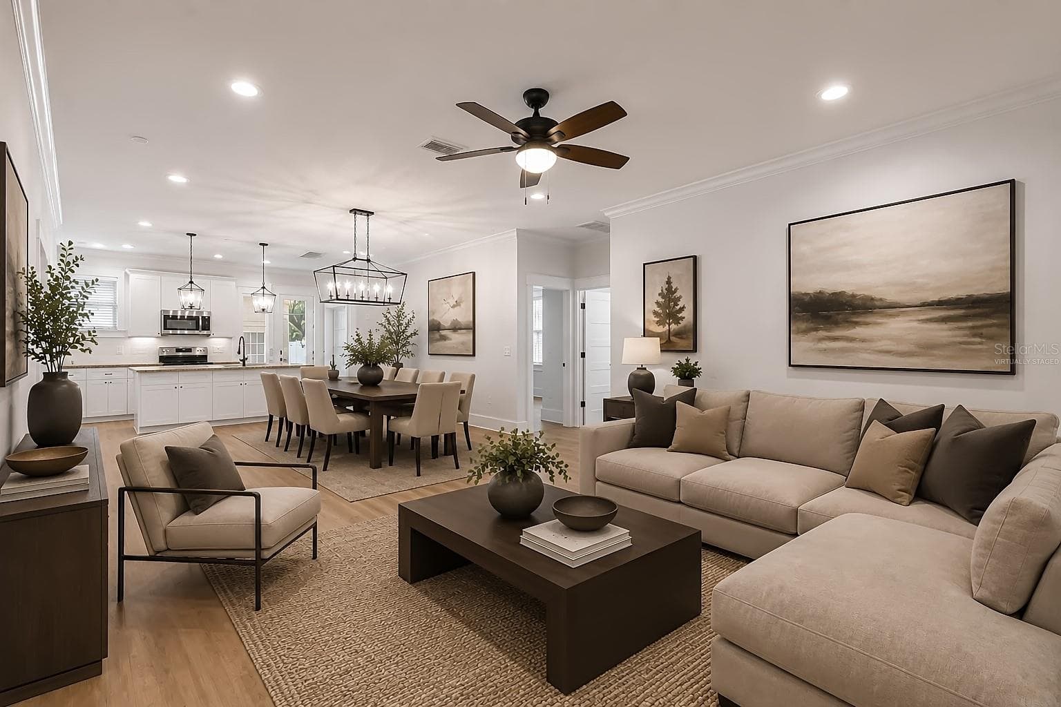 Virtually staged - 3923 W GRAY ST, TAMPA