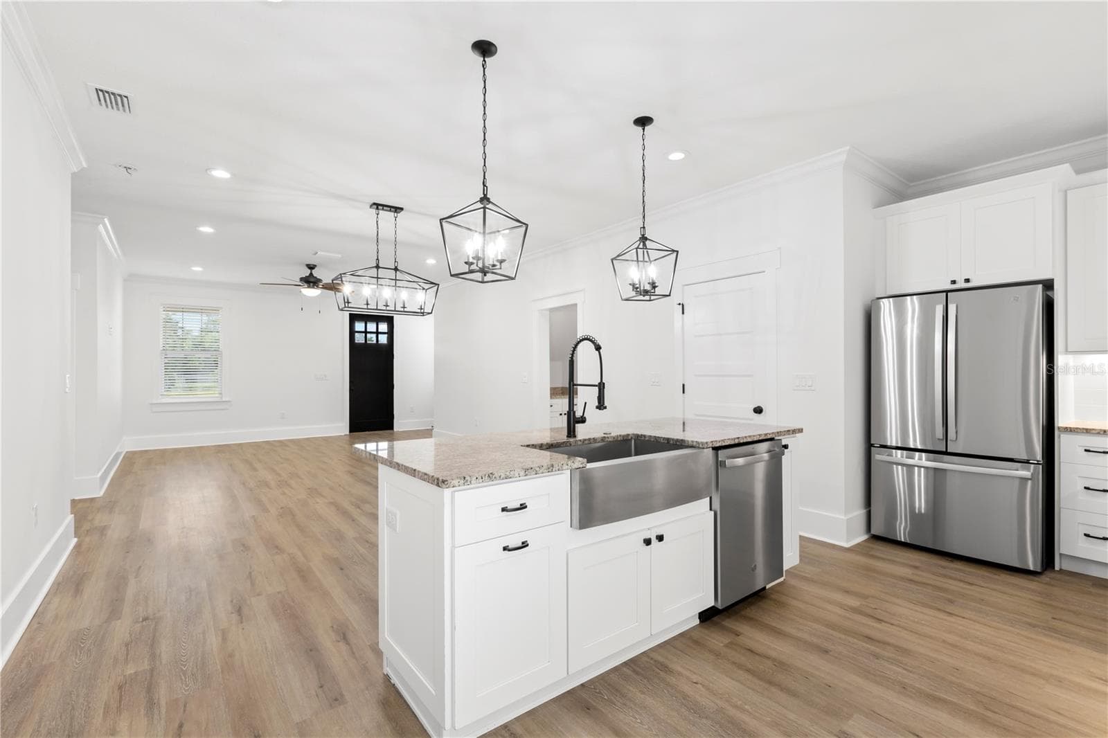 view from the kitchen - 3923 W GRAY ST, TAMPA