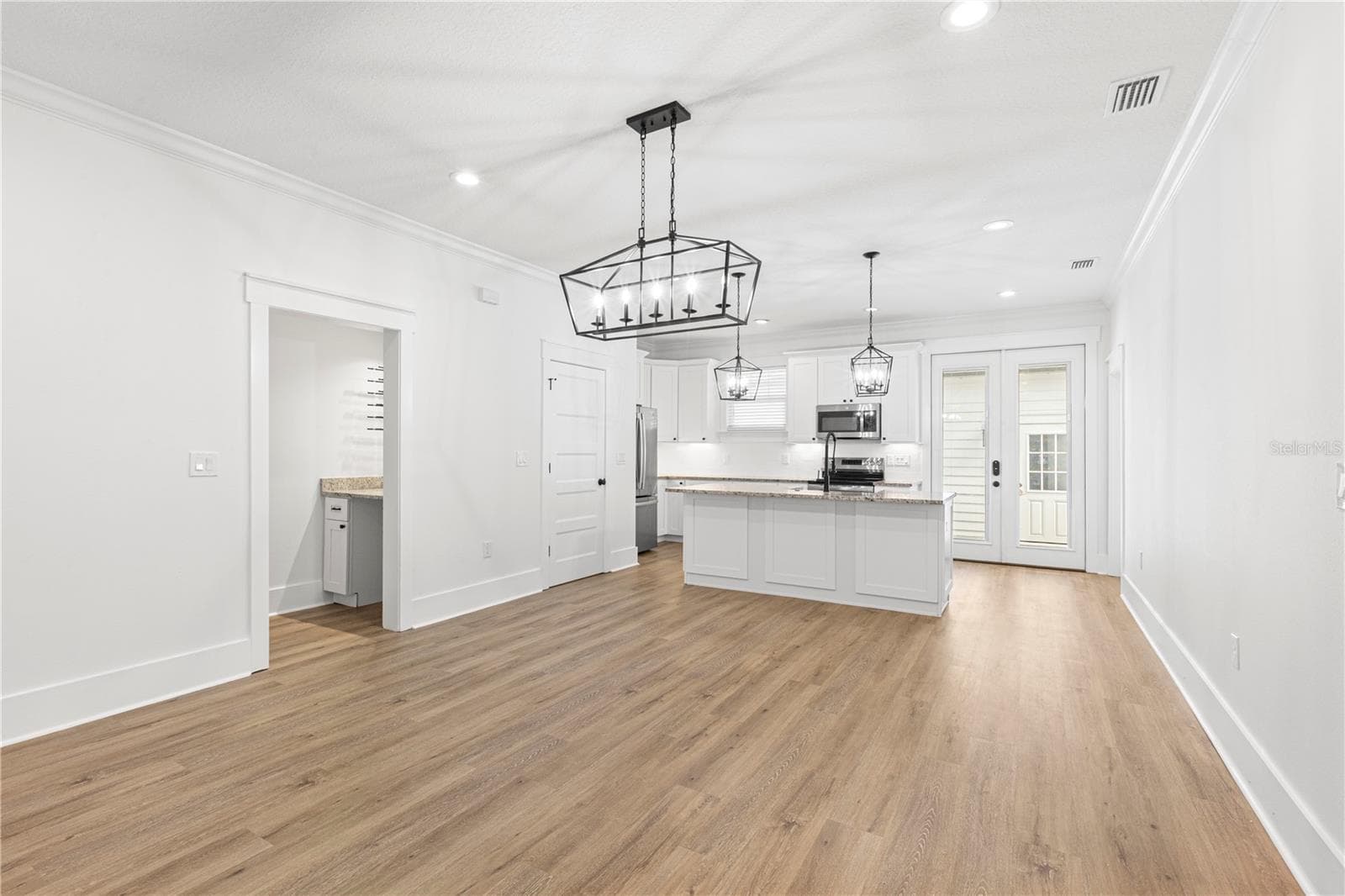 living room, dining room, kitchen - 3923 W GRAY ST, TAMPA