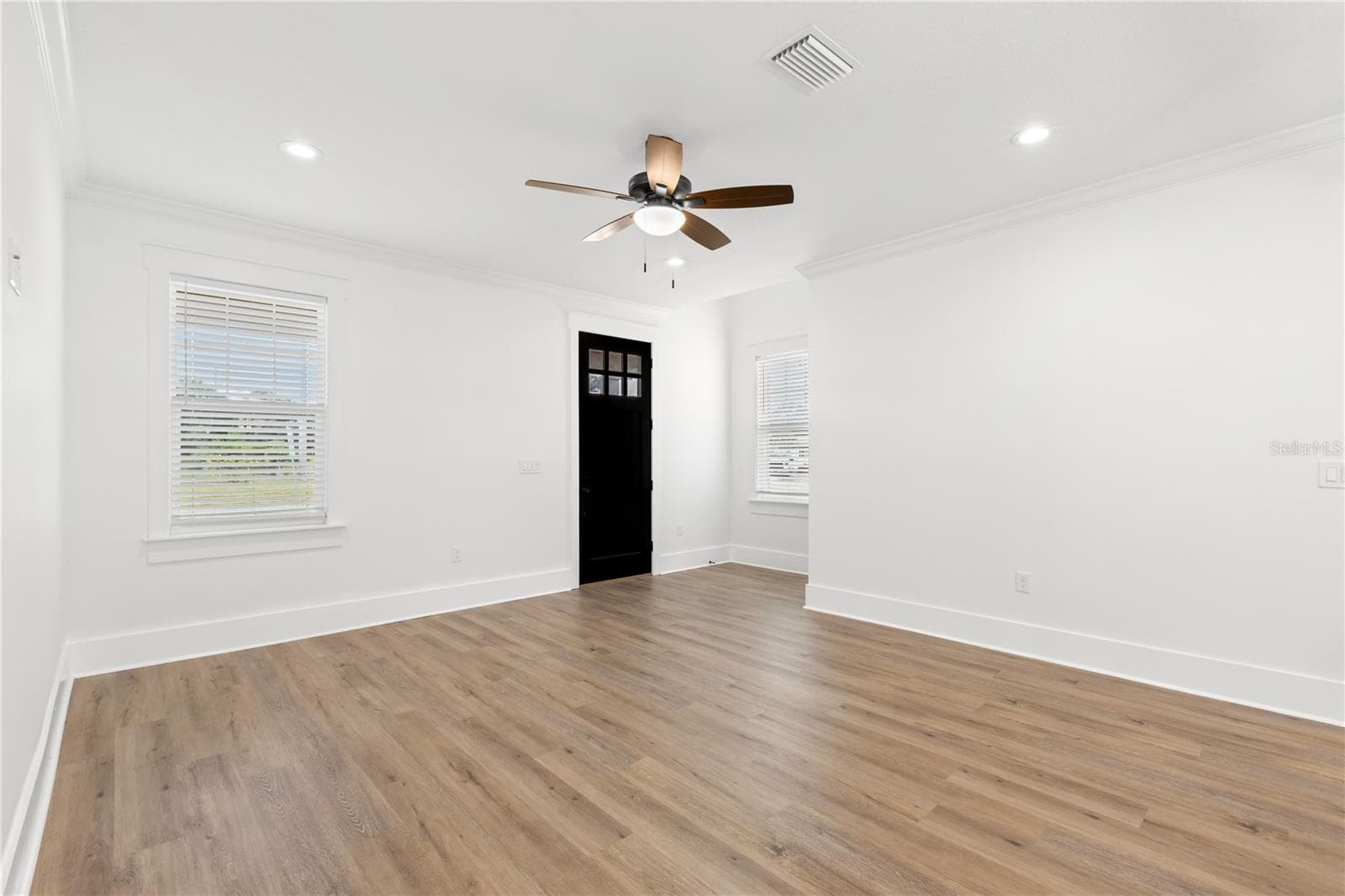 Living Room - 3923 W GRAY ST, TAMPA