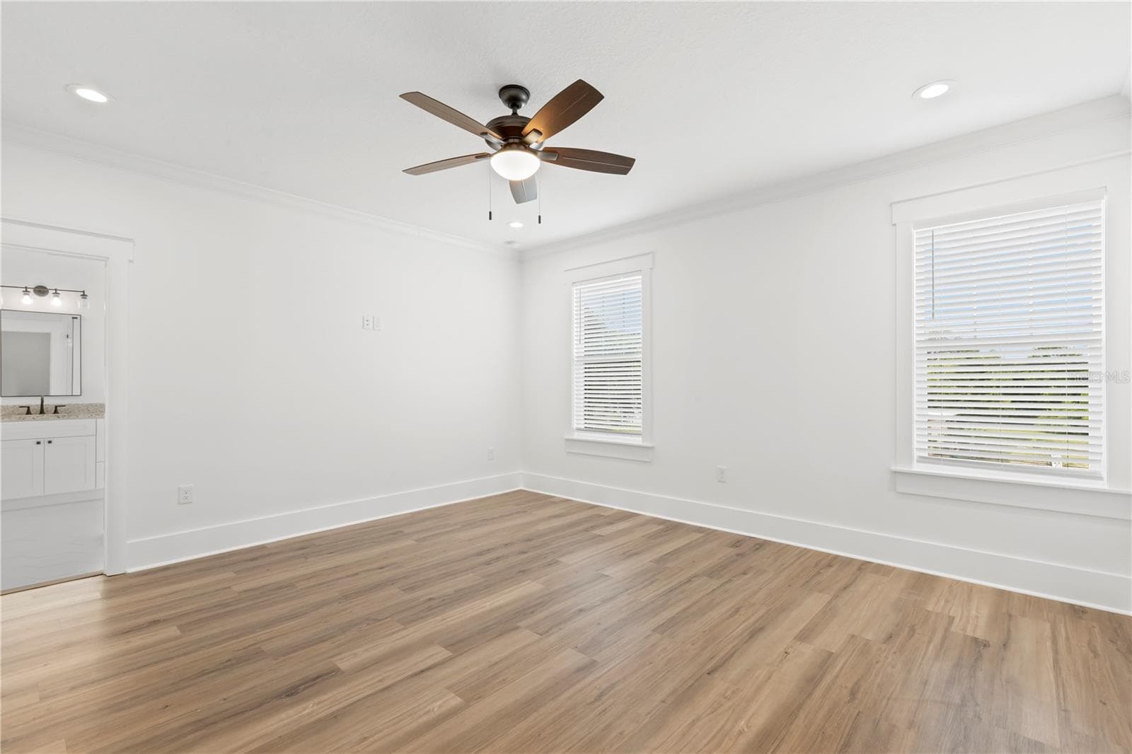 primary bedroom - 3923 W GRAY ST, TAMPA