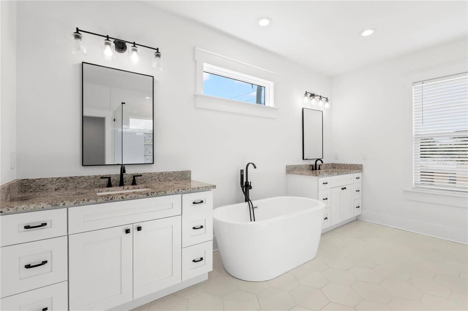 Primary Bathroom - 3923 W GRAY ST, TAMPA