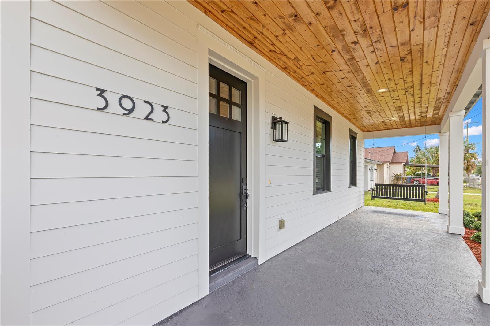 Single Family Residence at 3923 W GRAY ST, TAMPA, photo 62 of 77