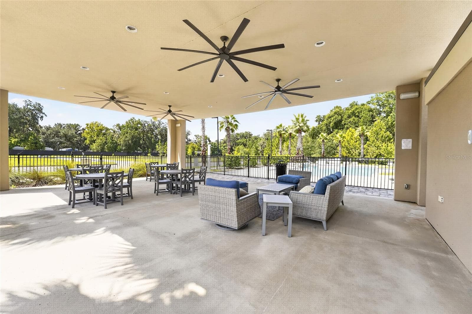 The Vue Cabana with grills and space for entertainment - 5008 SW 34TH PL, GAINESVILLE