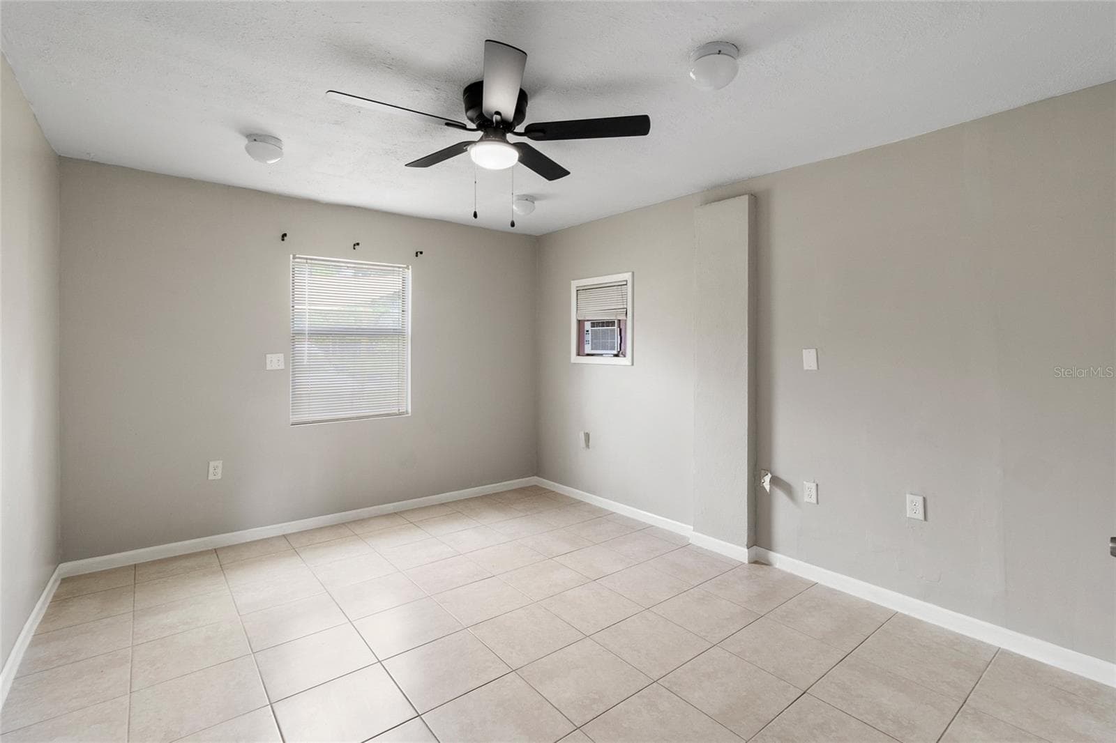 Single Family Residence at 5410 14TH AVE S, GULFPORT, photo 17 of 40