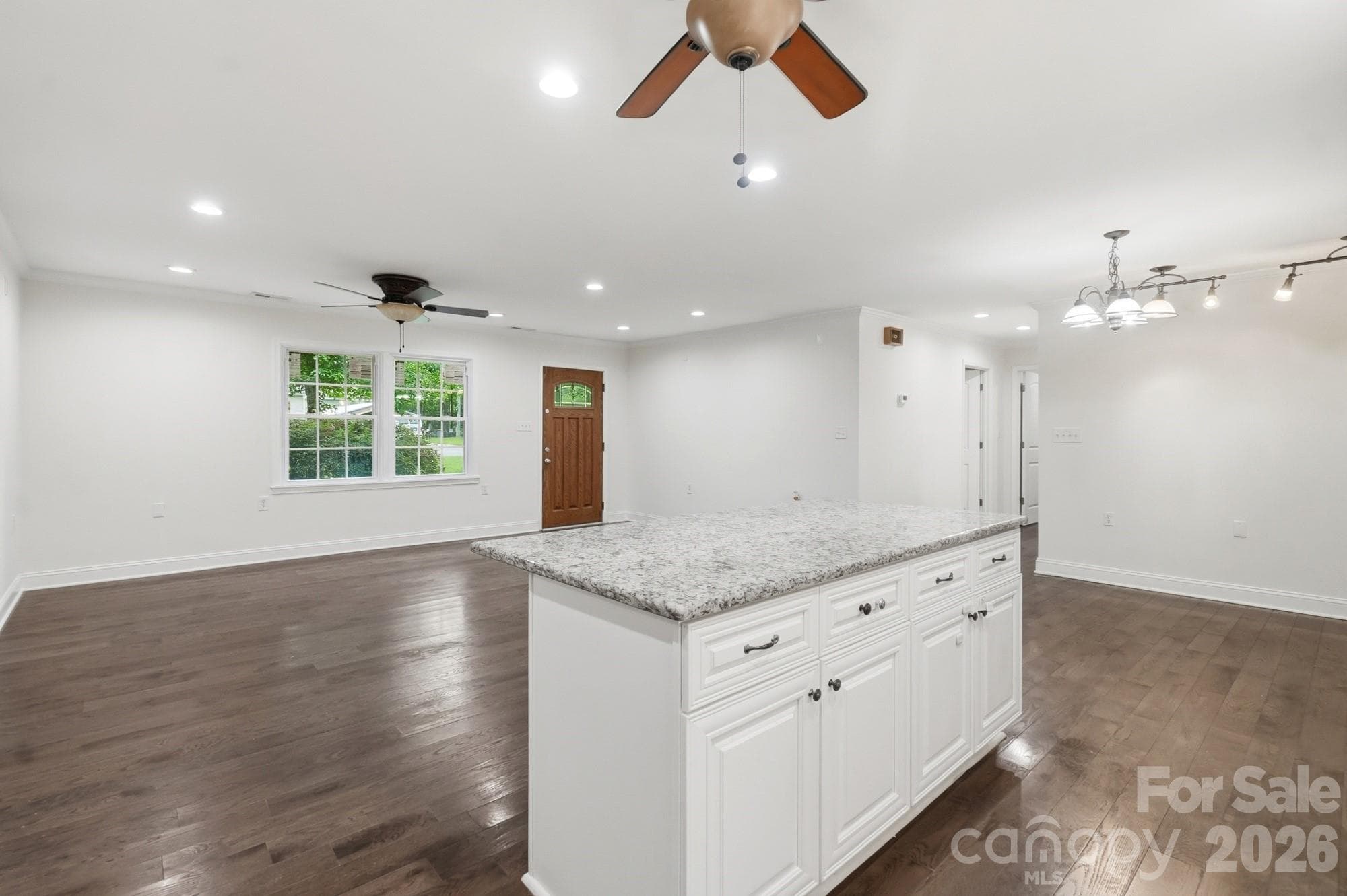 kitchen - 6081 Cambridge Drive, Harrisburg