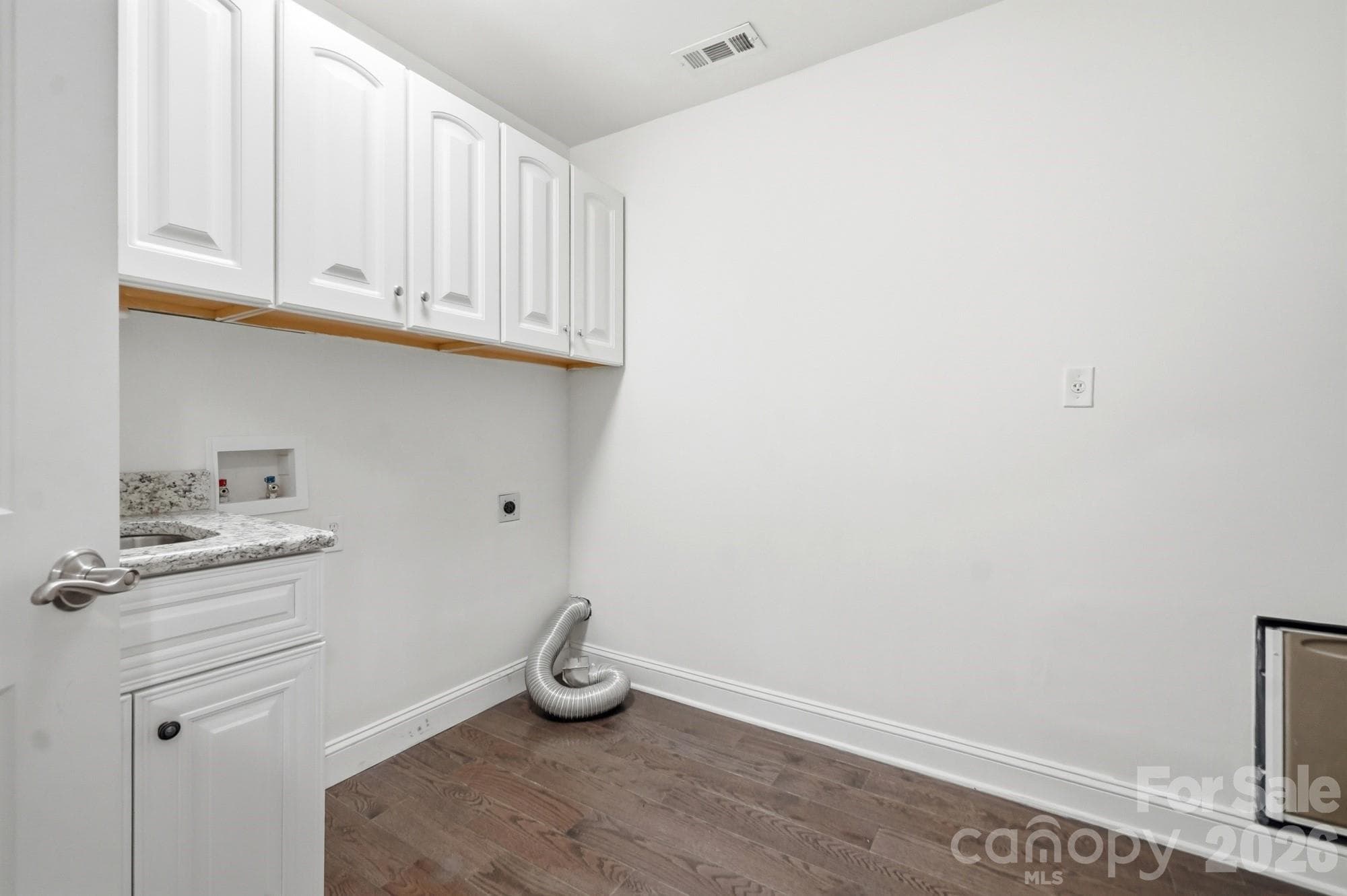 laundry room - 6081 Cambridge Drive, Harrisburg