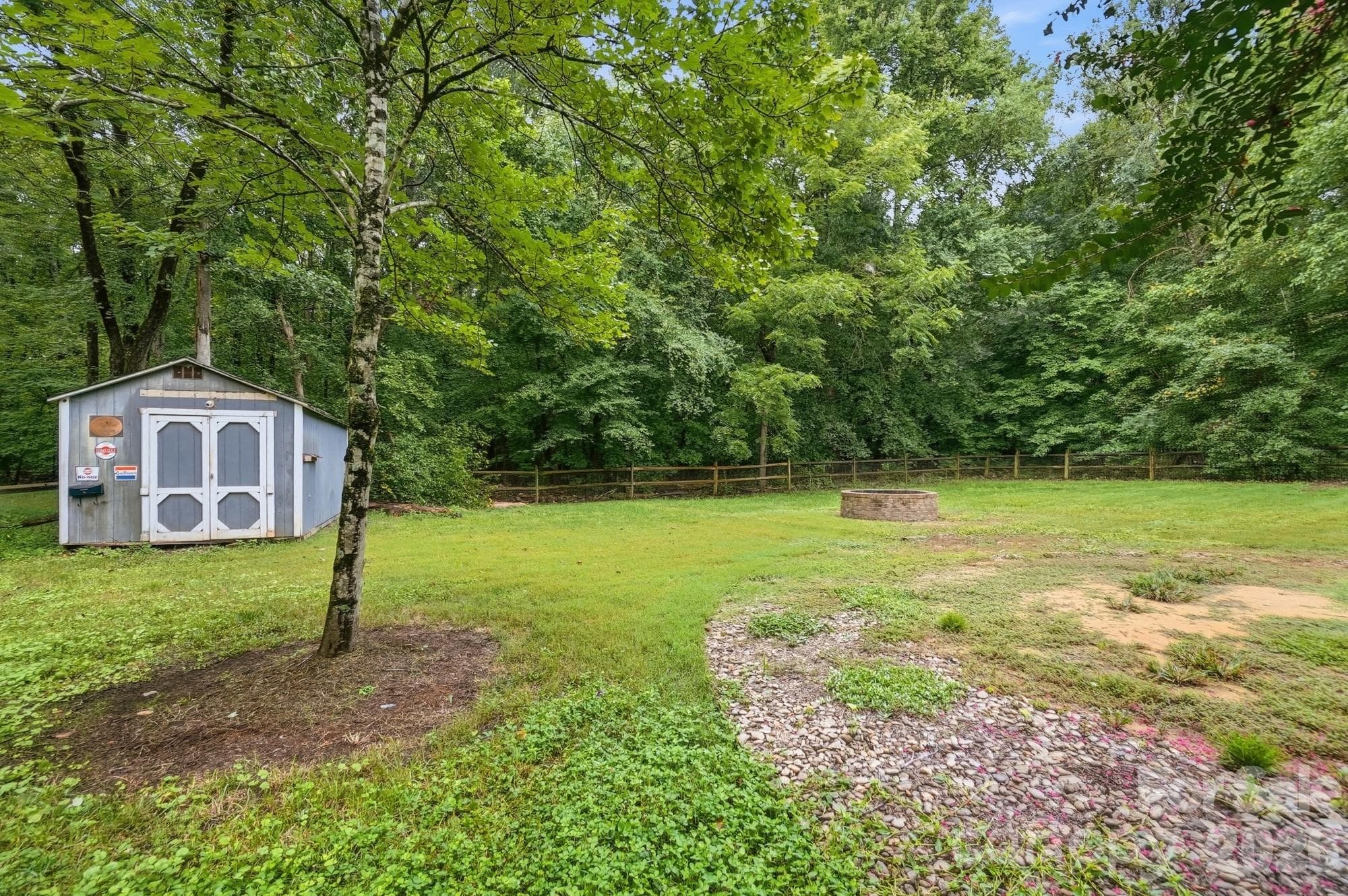 shed - 6081 Cambridge Drive, Harrisburg