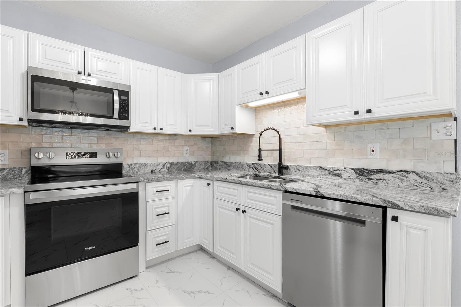 kitchen - 3921 W GRAY ST, TAMPA