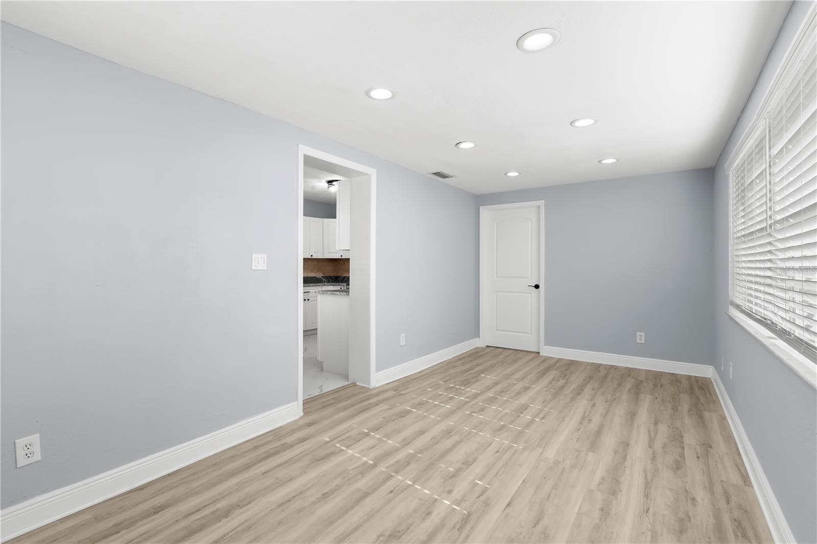 family room - 3921 W GRAY ST, TAMPA