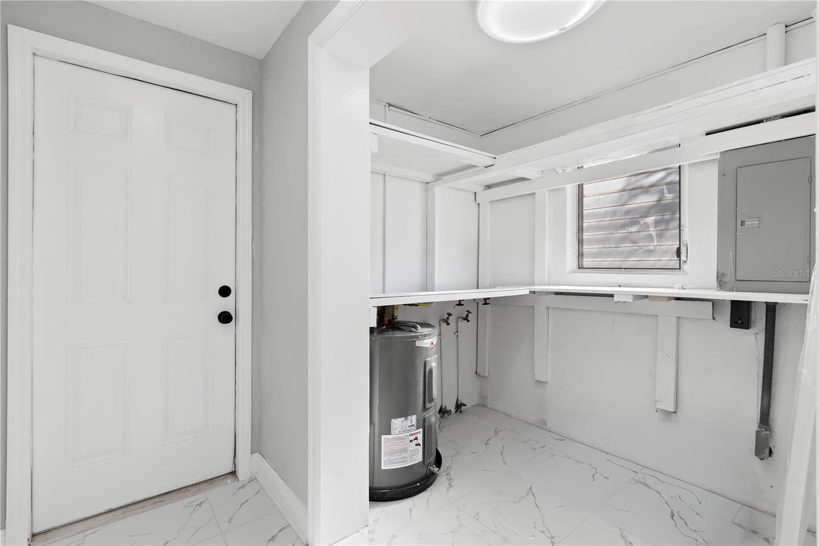 laundry room - 3921 W GRAY ST, TAMPA