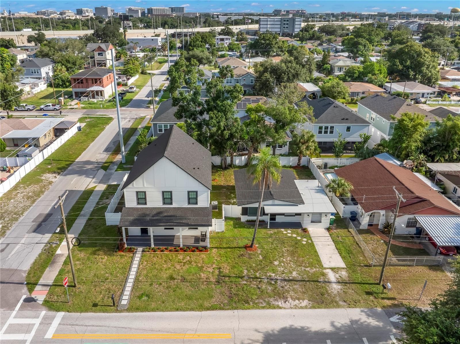 Single Family Residence at 3921 W GRAY ST, TAMPA, photo 30 of 46