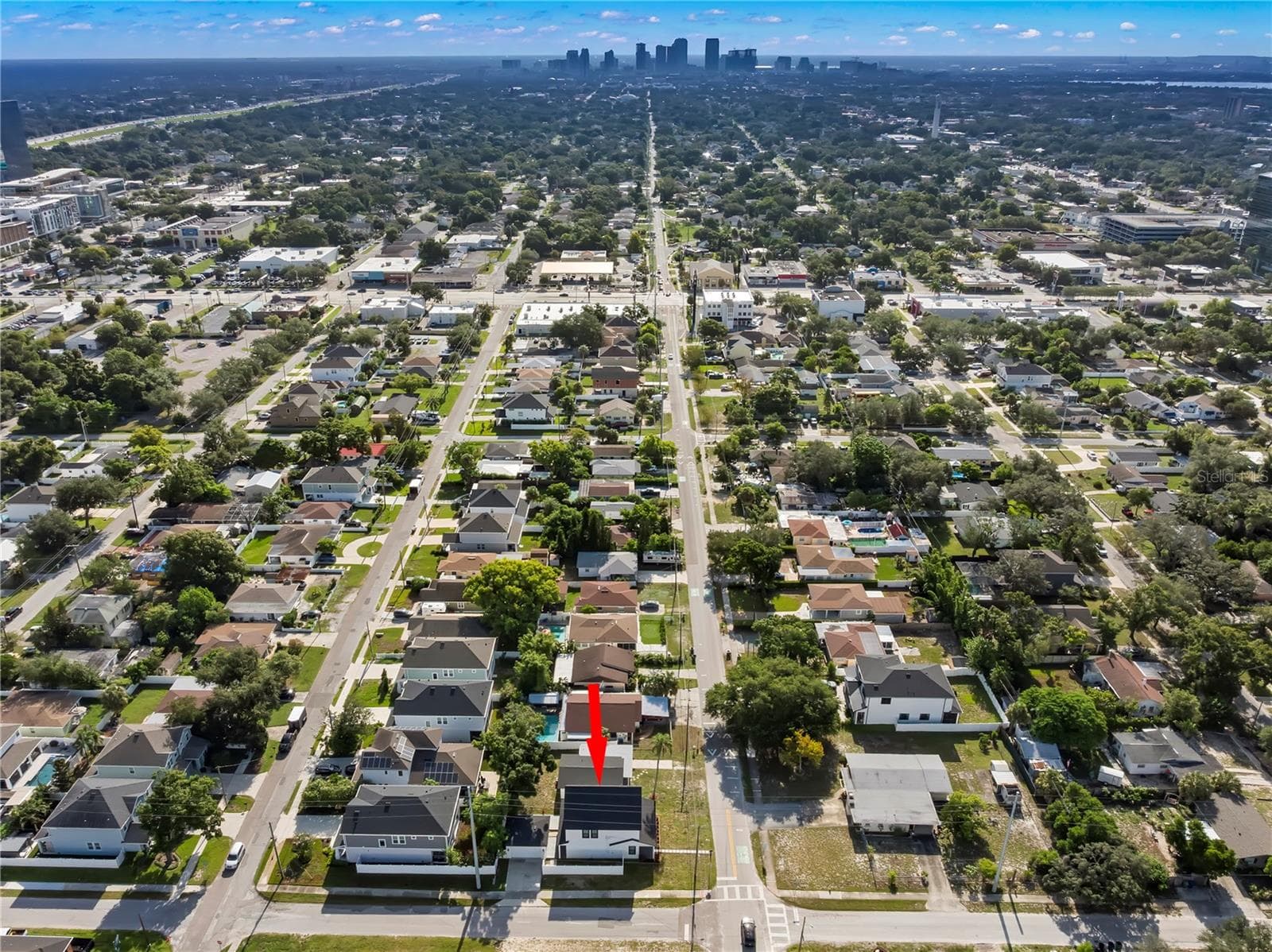 Single Family Residence at 3921 W GRAY ST, TAMPA, photo 40 of 46
