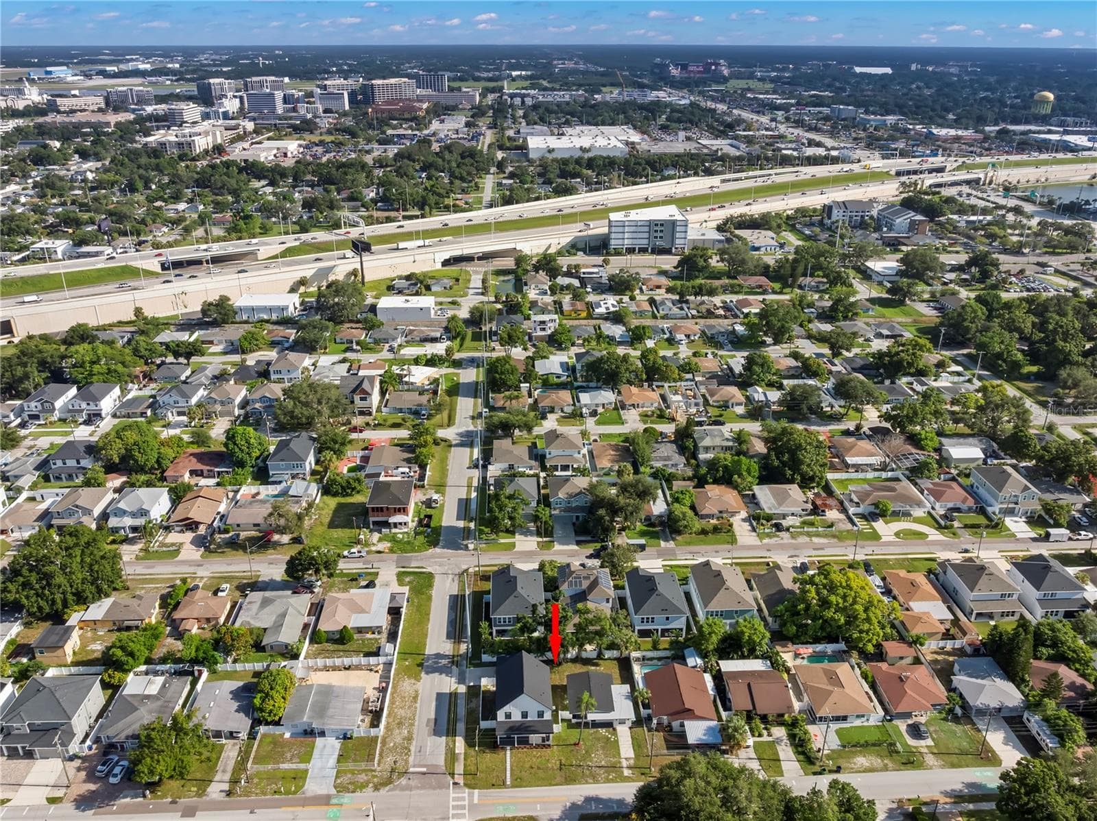 Single Family Residence at 3921 W GRAY ST, TAMPA, photo 42 of 46