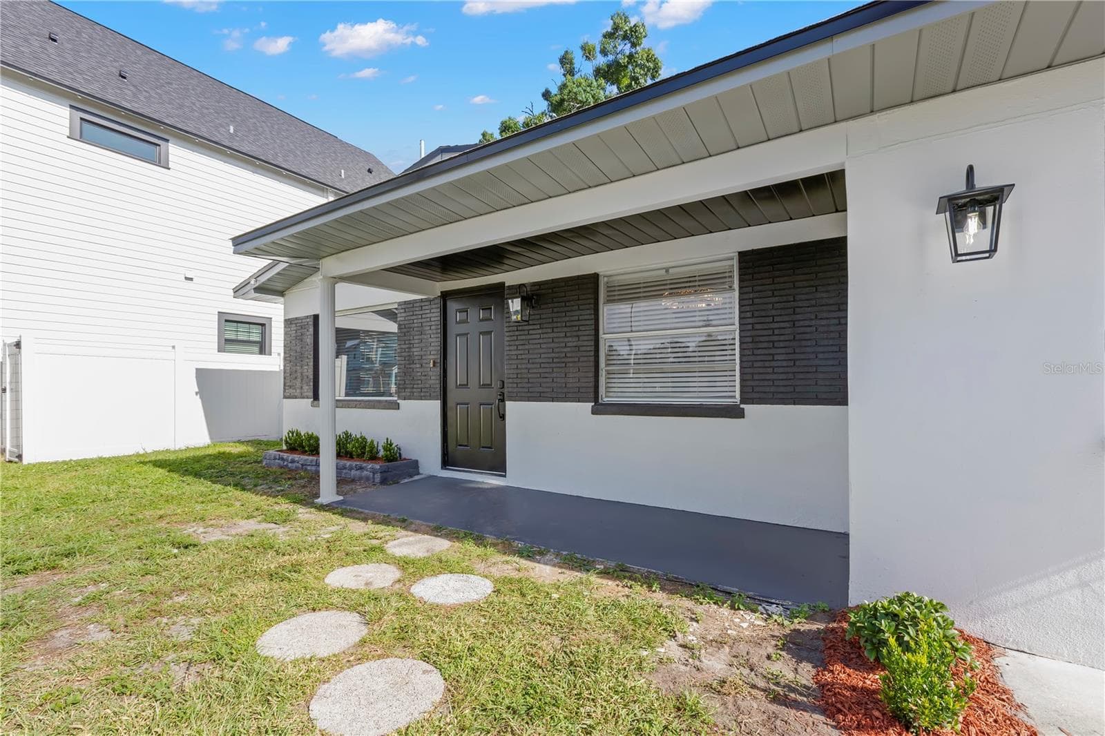 Single Family Residence at 3921 W GRAY ST, TAMPA, photo 45 of 46
