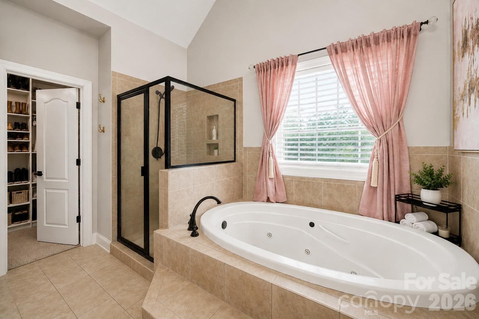 Single Family Residence at 2013 Buckthorn Court, Gastonia, photo 20 of 38