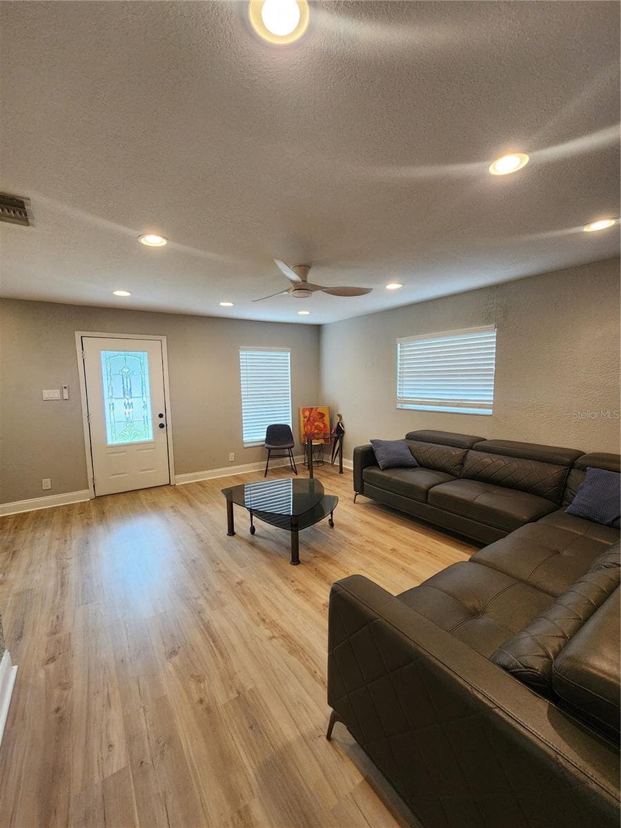 Single Family Residence at 4307 W MAIN ST, TAMPA, photo 8 of 18