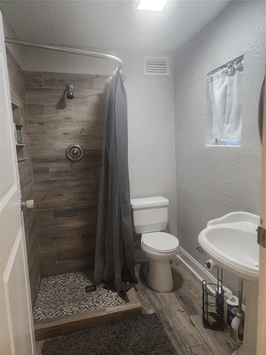 Single Family Residence at 4307 W MAIN ST, TAMPA, photo 10 of 18